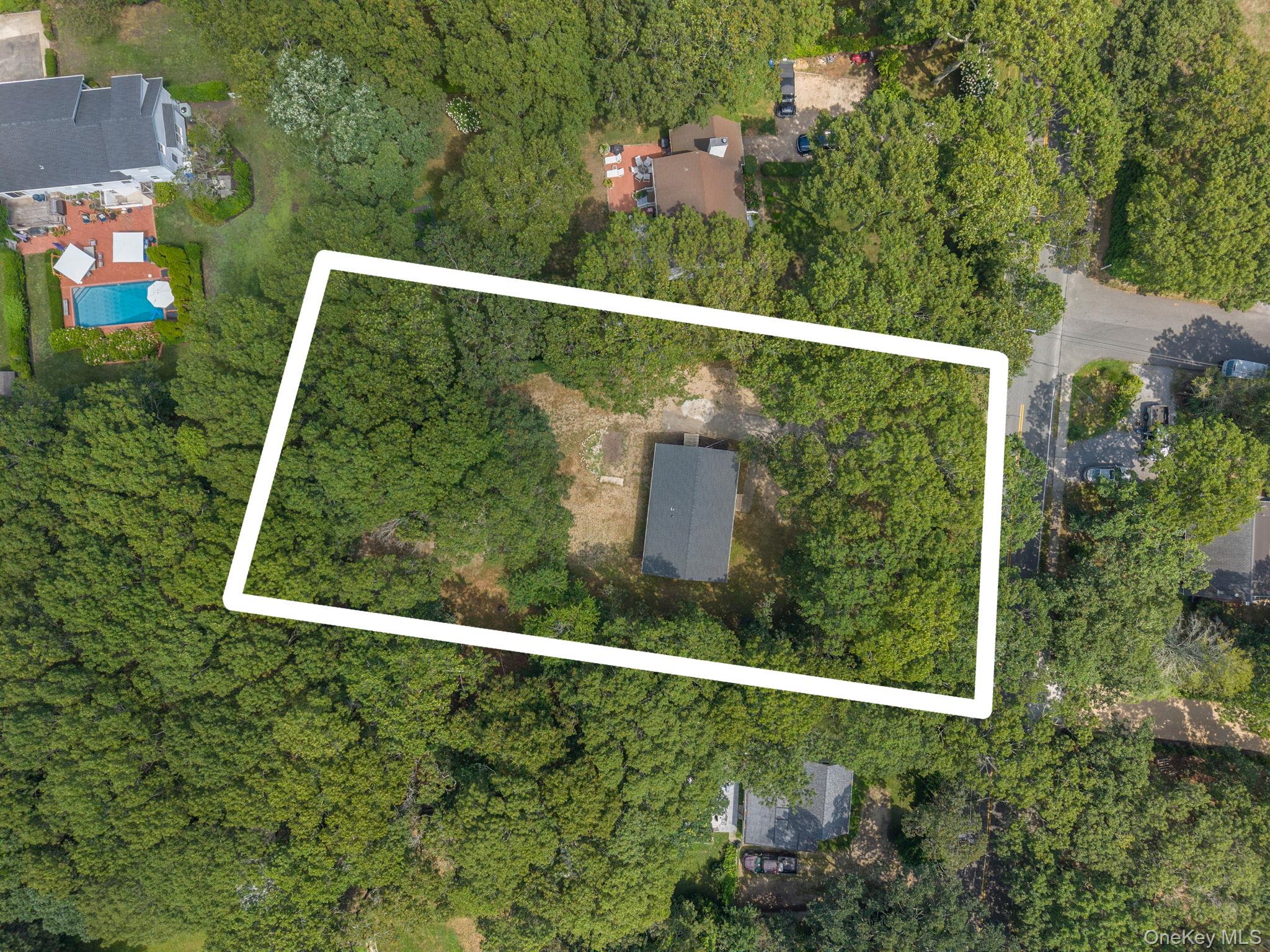 267 Accabonac Road, East Hampton, NY 11937