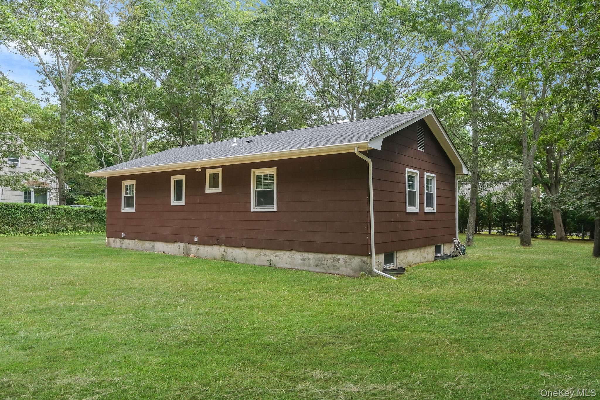 267 Accabonac Road, East Hampton, NY 11937