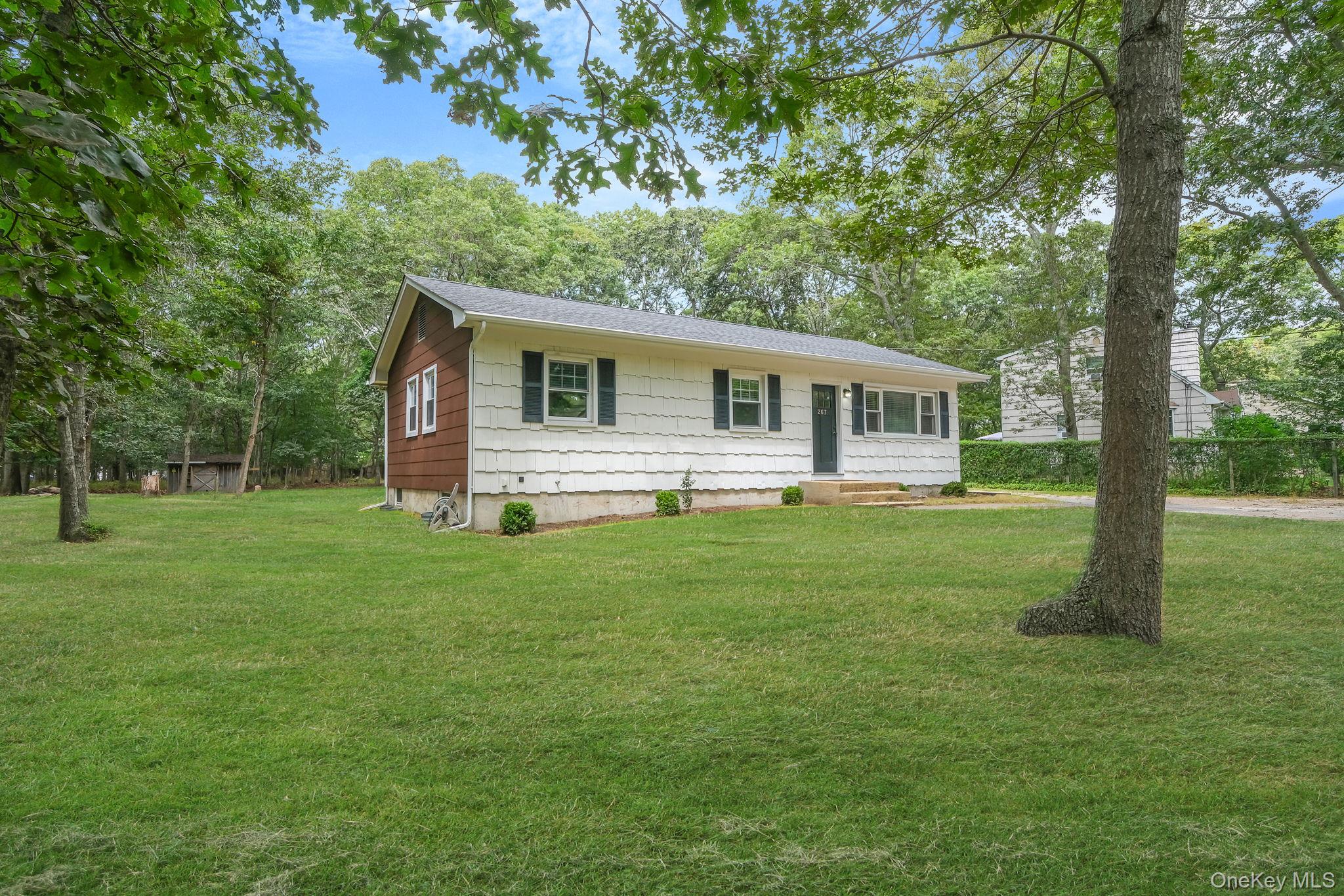 267 Accabonac Road, East Hampton, NY 11937