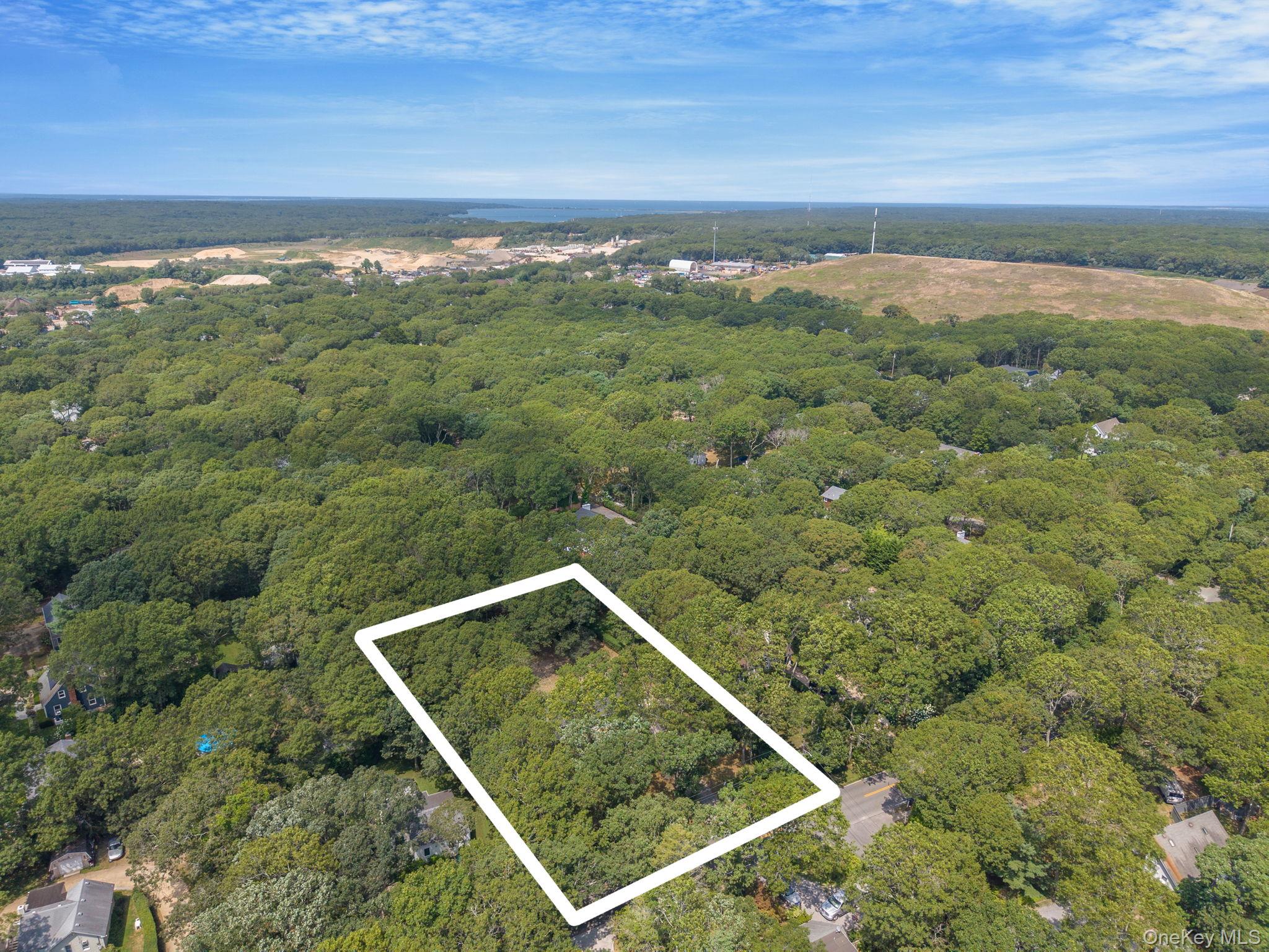 267 Accabonac Road, East Hampton, NY 11937