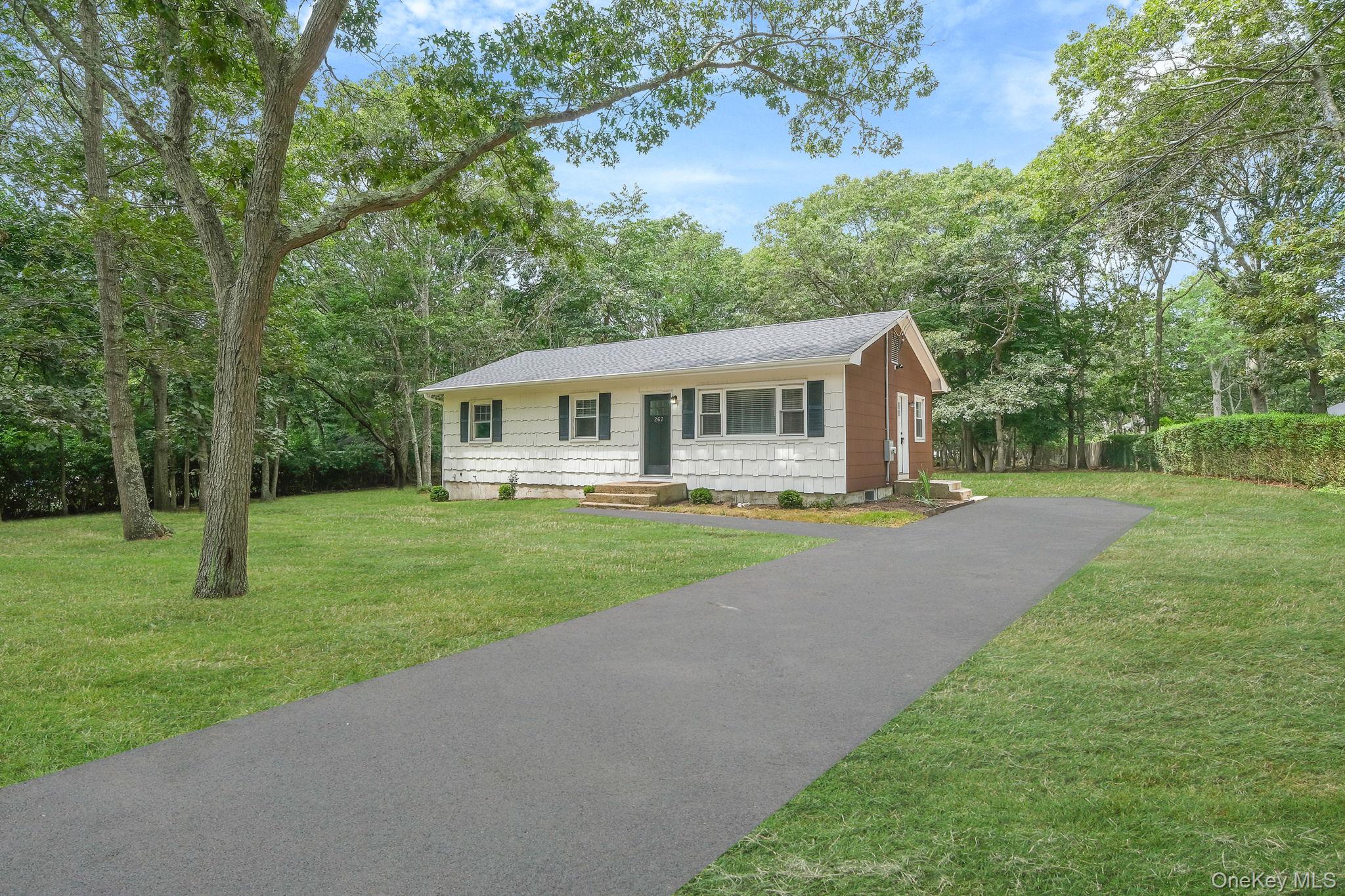 267 Accabonac Road, East Hampton, NY 11937