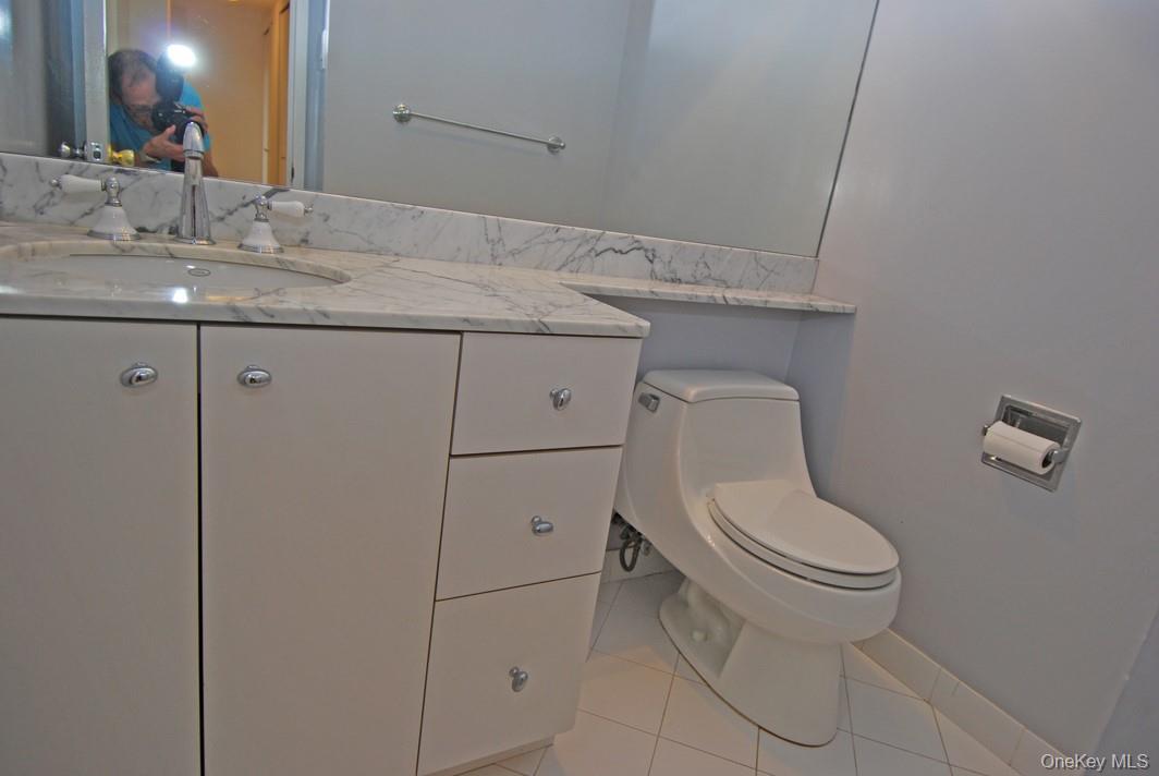 27110 Grand Central Parkway # 28H, Floral Park, NY 11005