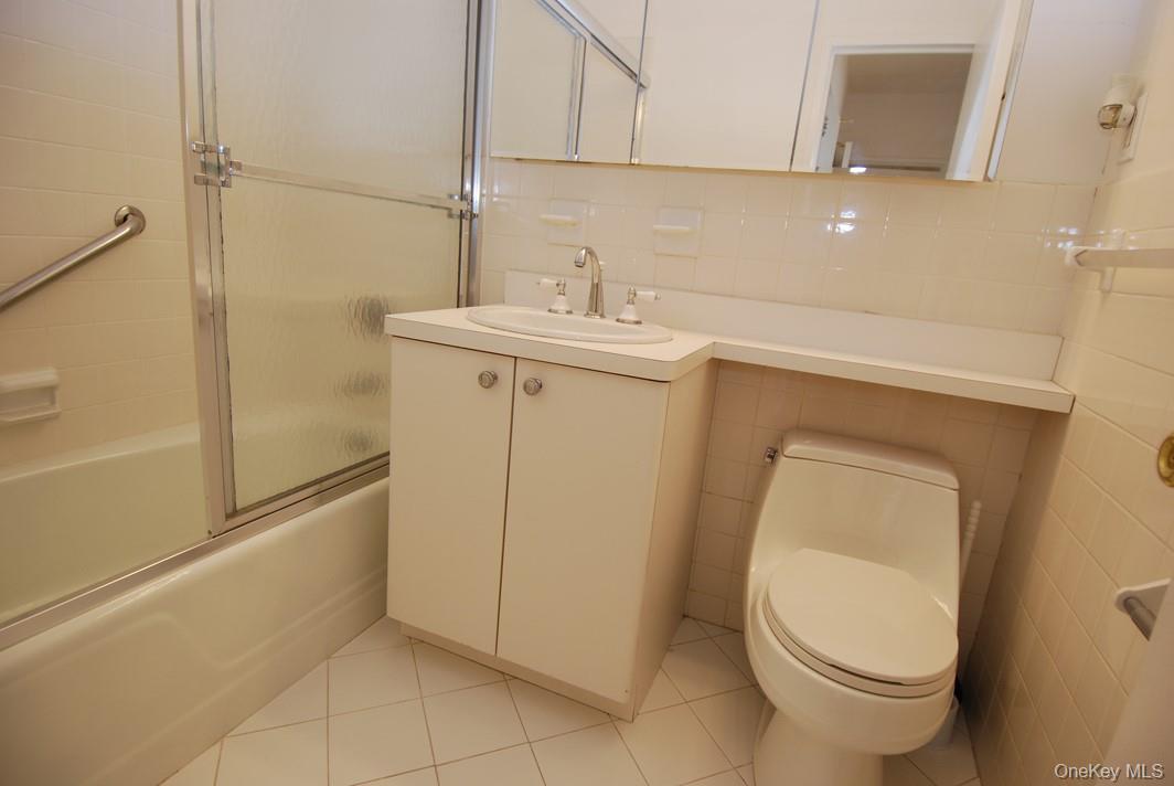 27110 Grand Central Parkway # 28H, Floral Park, NY 11005