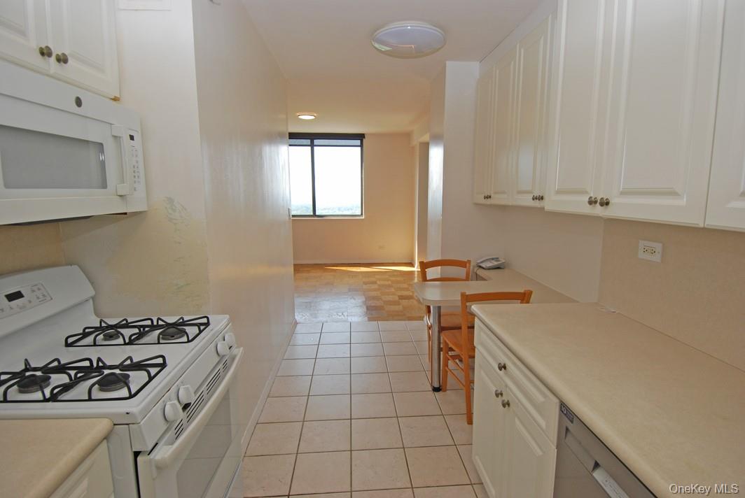 27110 Grand Central Parkway # 28H, Floral Park, NY 11005