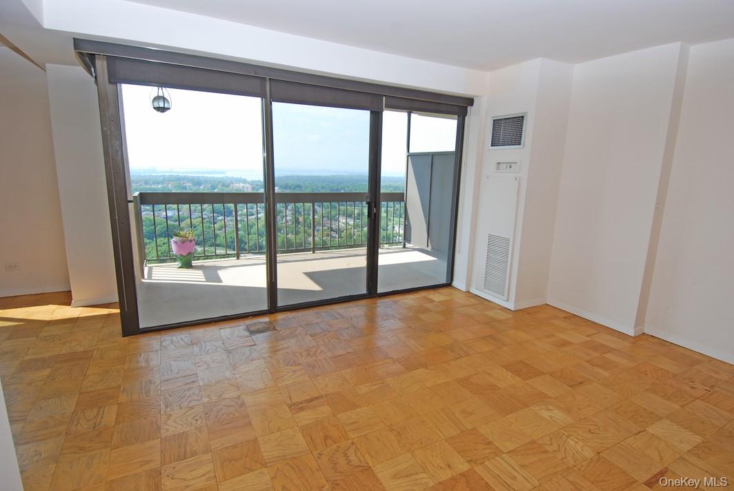 27110 Grand Central Parkway # 28H, Floral Park, NY 11005