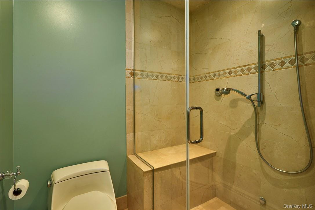 14 Stonewall Court, Warwick, NY 10990