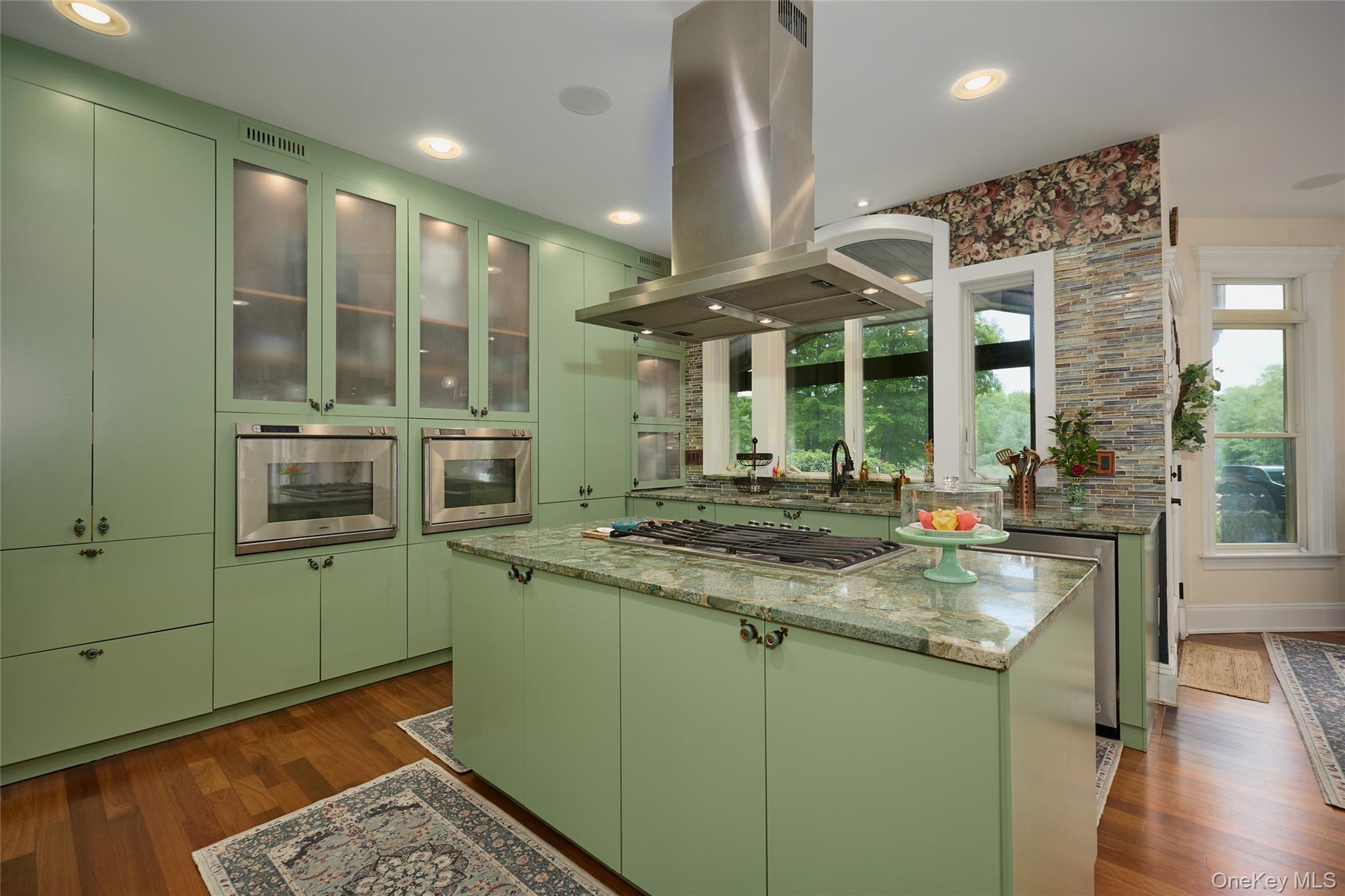 14 Stonewall Court, Warwick, NY 10990