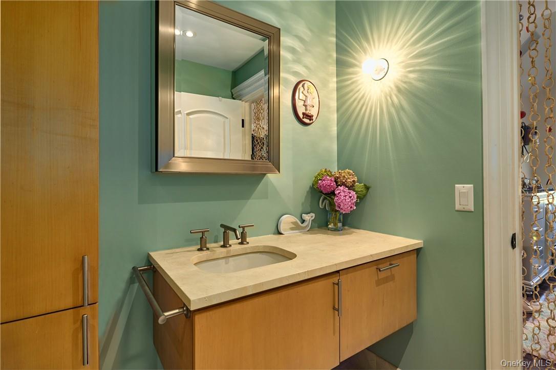 14 Stonewall Court, Warwick, NY 10990