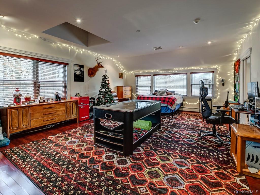 14 Stonewall Court, Warwick, NY 10990