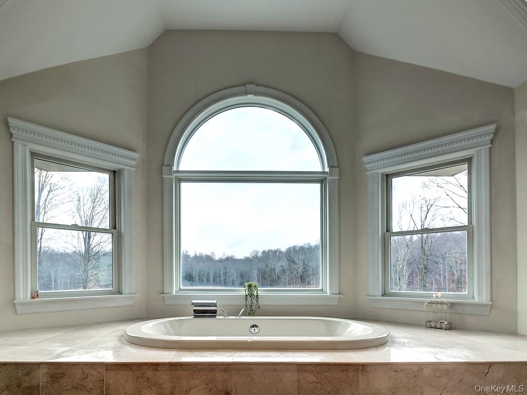 14 Stonewall Court, Warwick, NY 10990