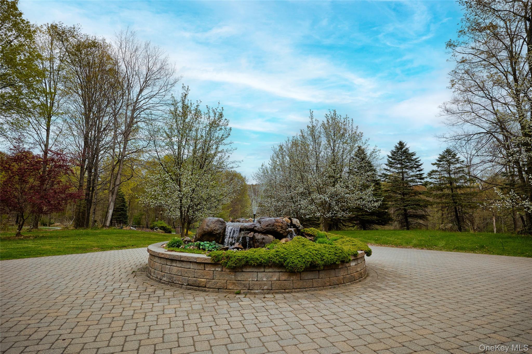 14 Stonewall Court, Warwick, NY 10990