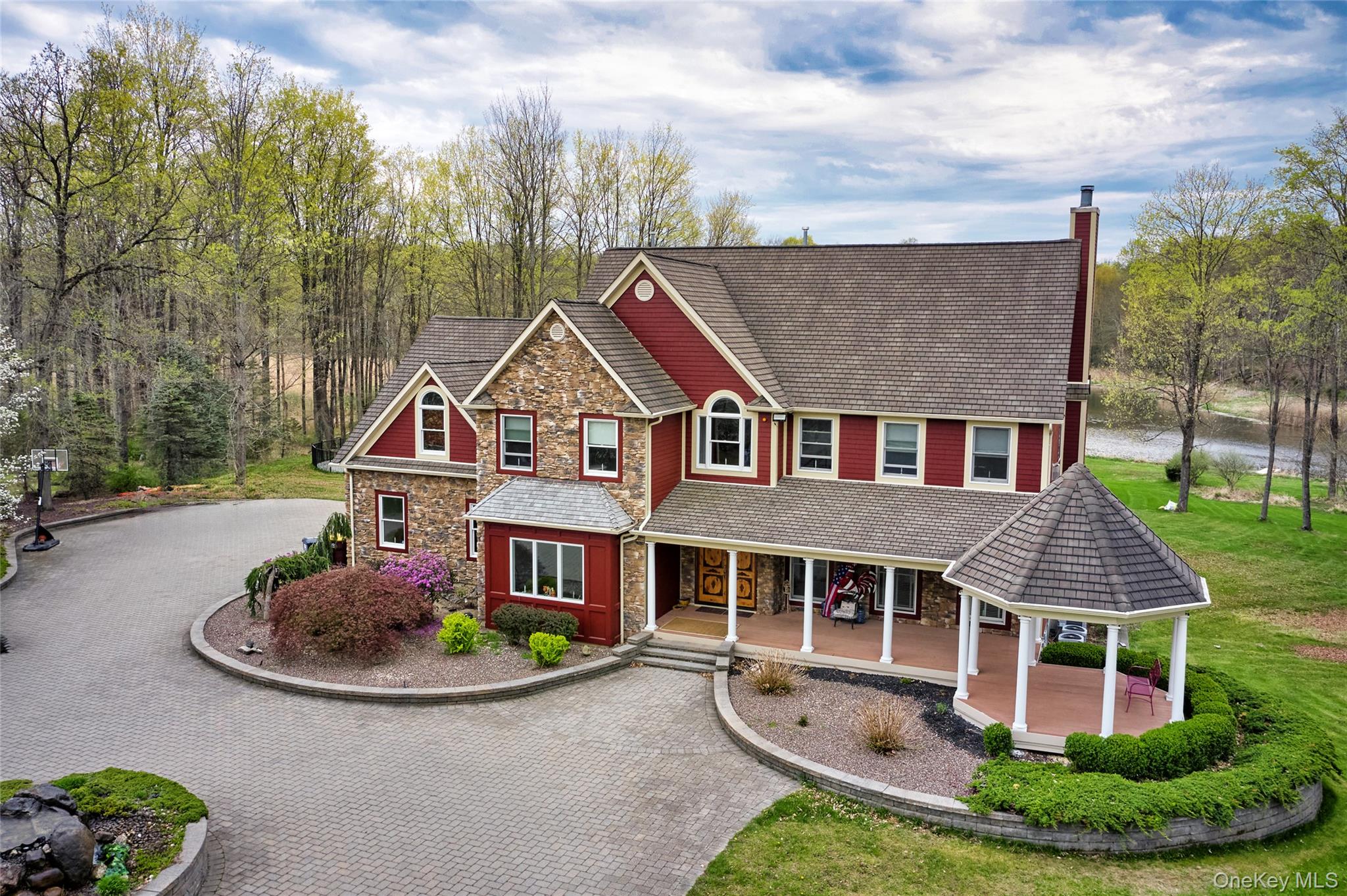 14 Stonewall Court, Warwick, NY 10990