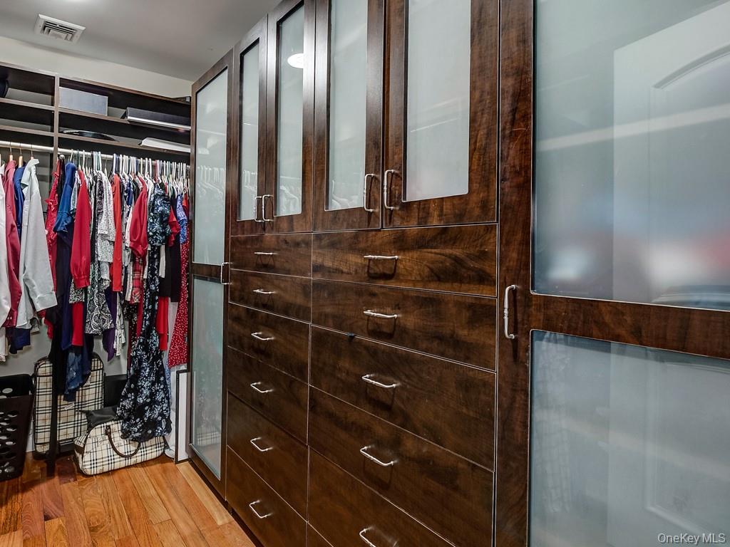 14 Stonewall Court, Warwick, NY 10990