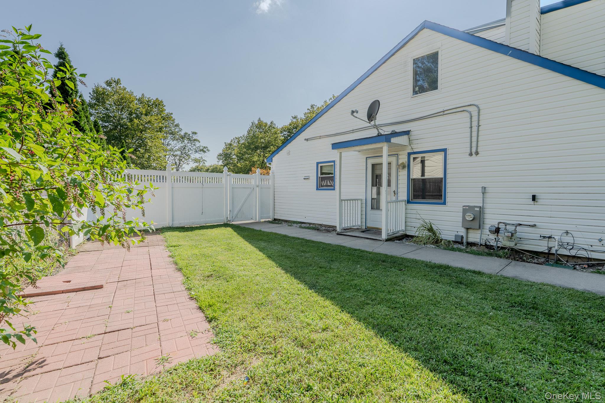 21 Mount Snow Lane, Coram, NY 11727