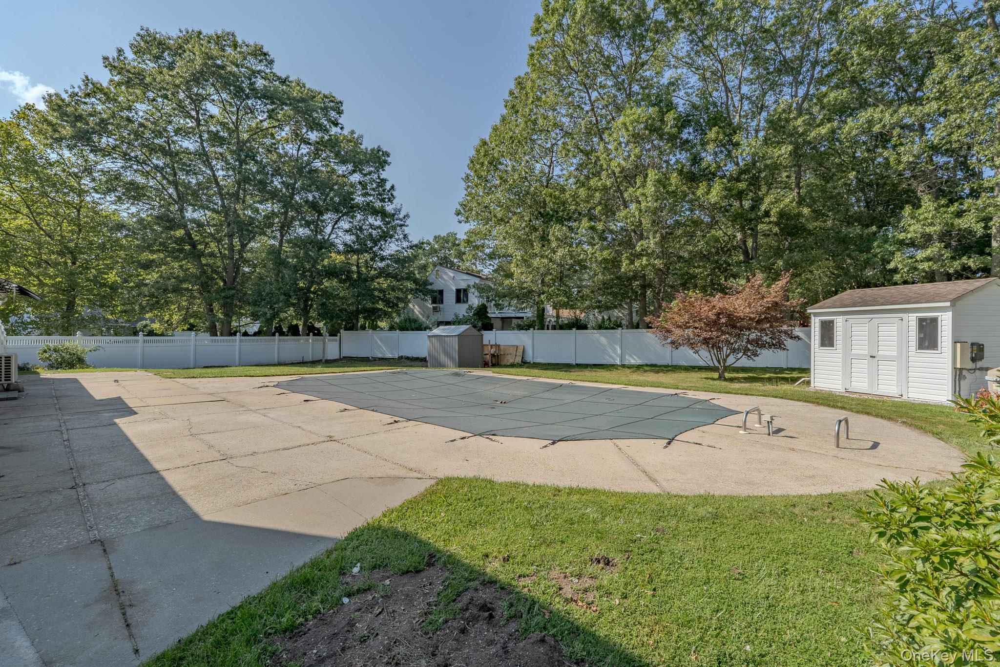 21 Mount Snow Lane, Coram, NY 11727