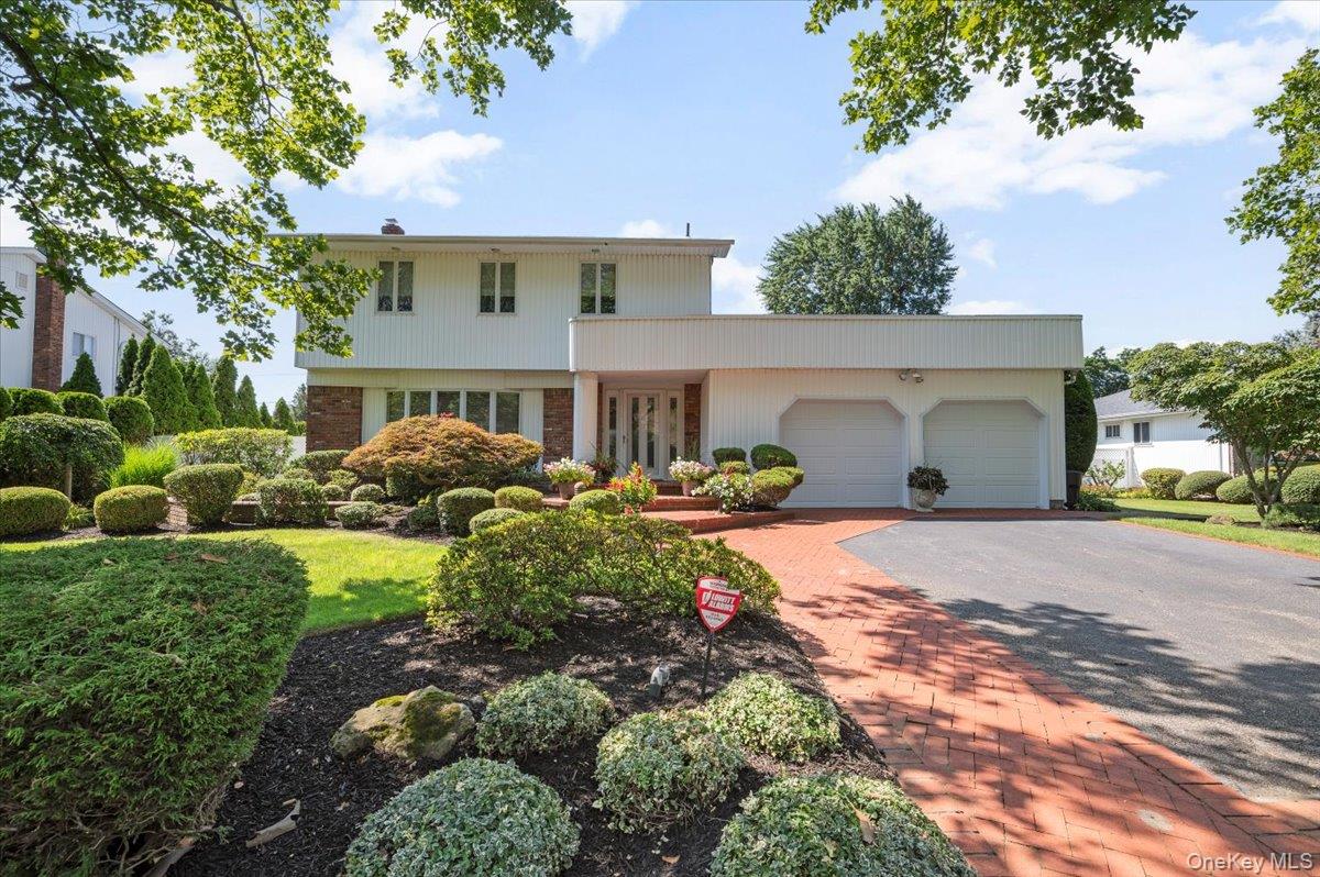 476 S Marginal Road, Jericho, NY 11753