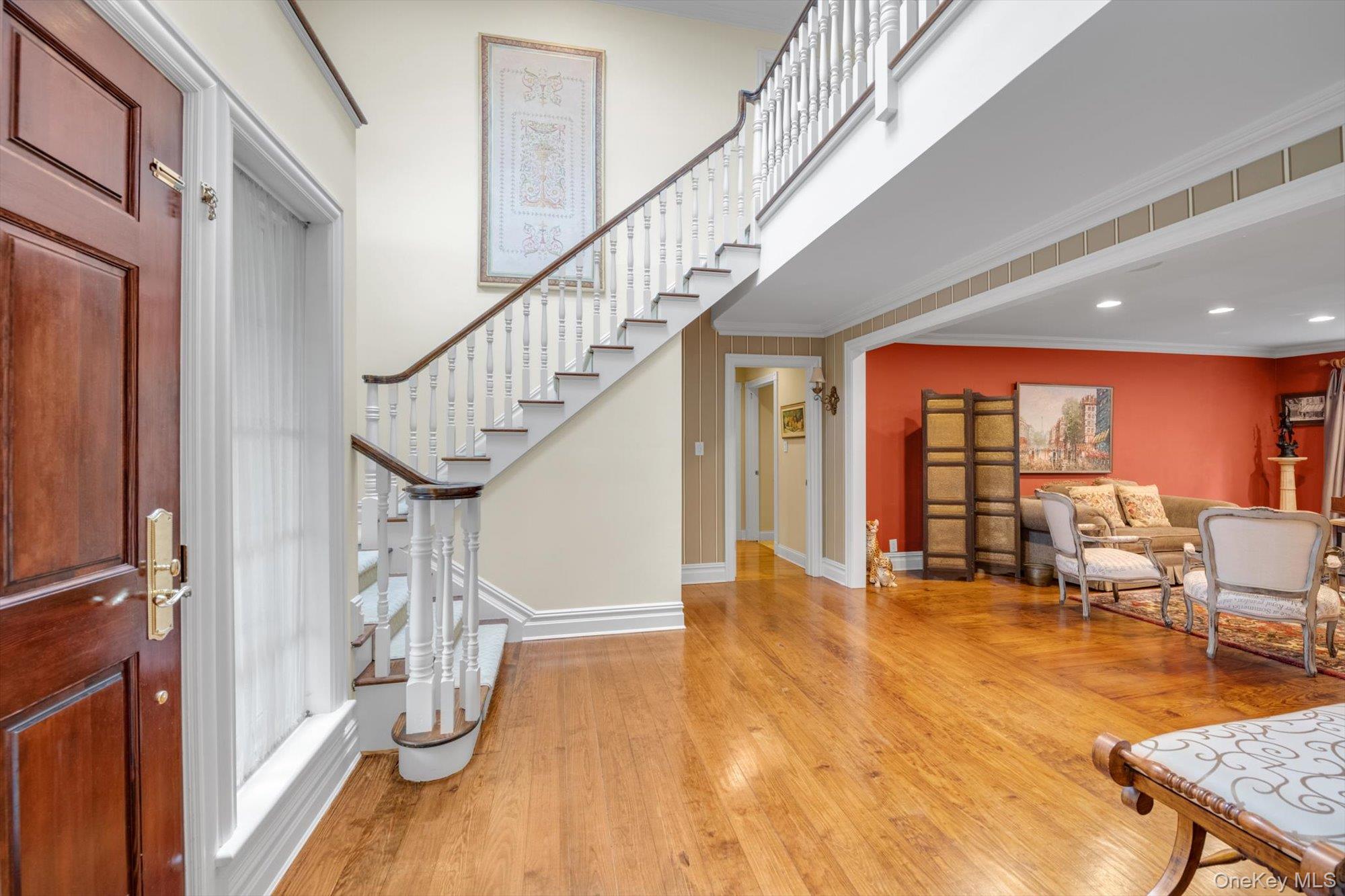 8 Briarfield Drive, Great Neck, NY 11020