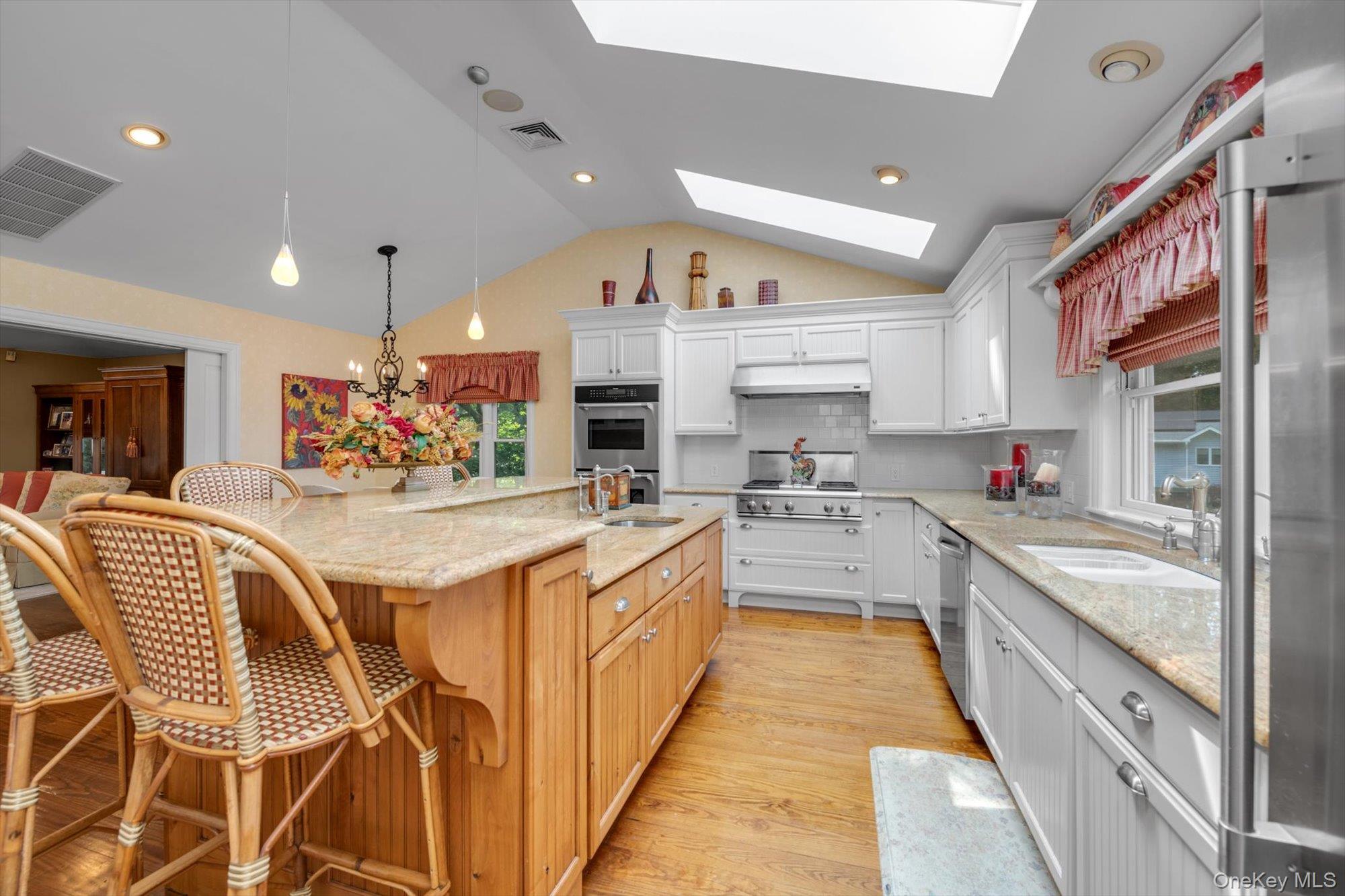 8 Briarfield Drive, Great Neck, NY 11020