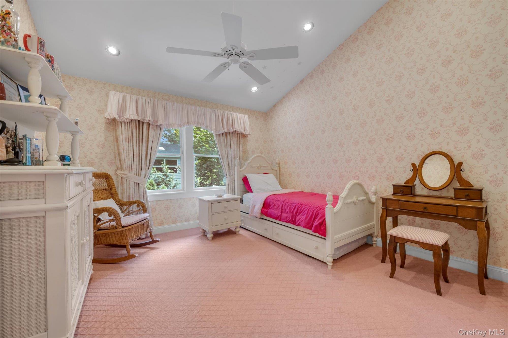 8 Briarfield Drive, Great Neck, NY 11020