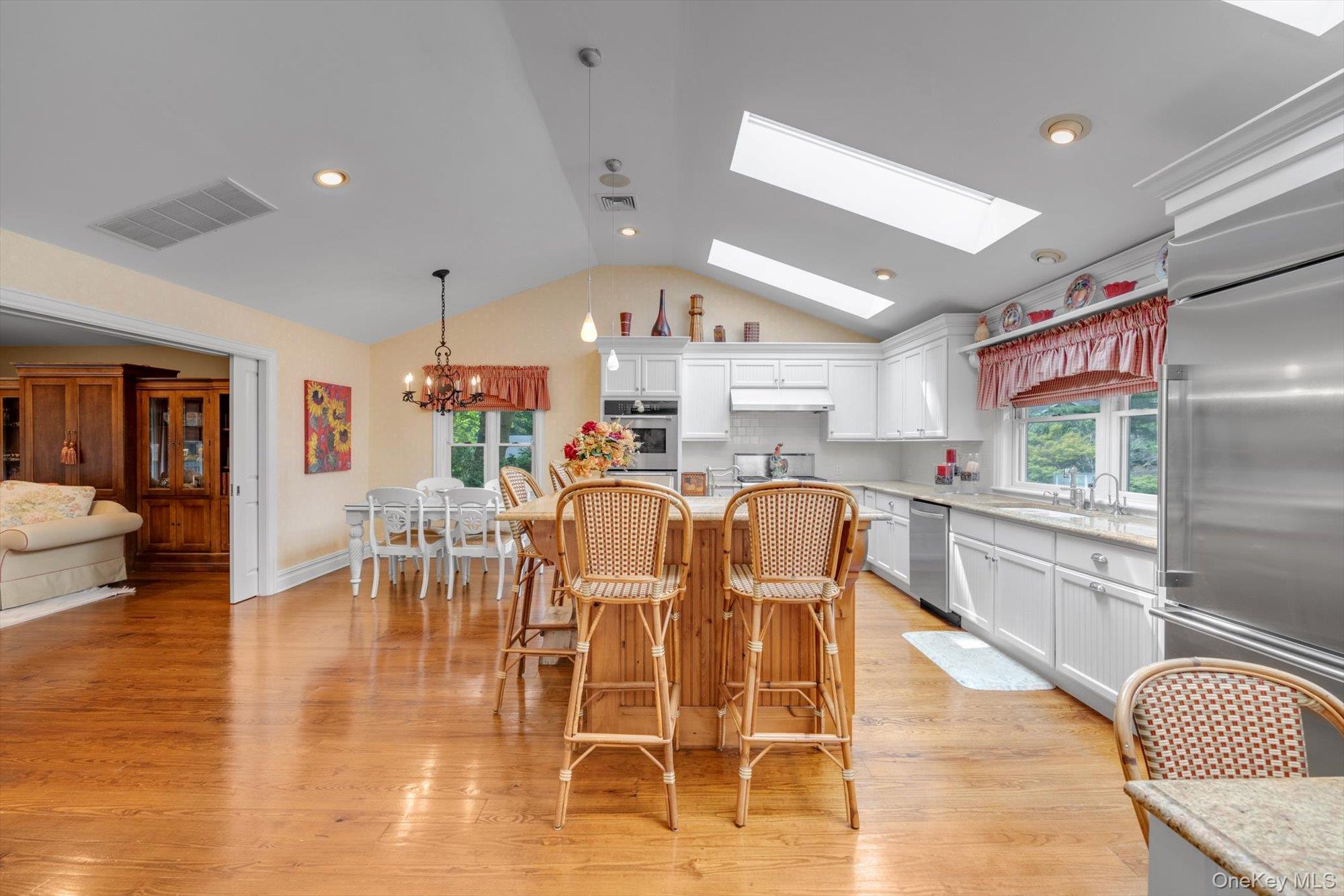 8 Briarfield Drive, Great Neck, NY 11020