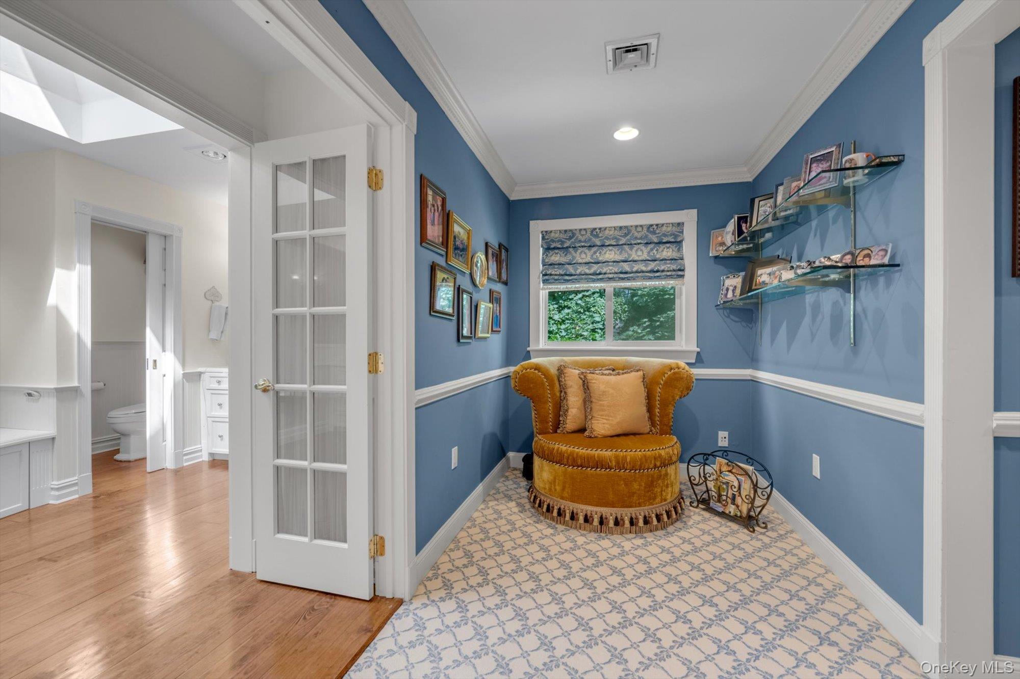 8 Briarfield Drive, Great Neck, NY 11020