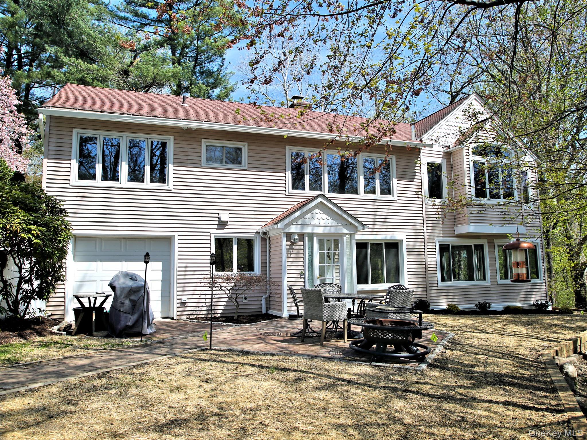216 Woodhampton Drive, White Plains, NY 10603