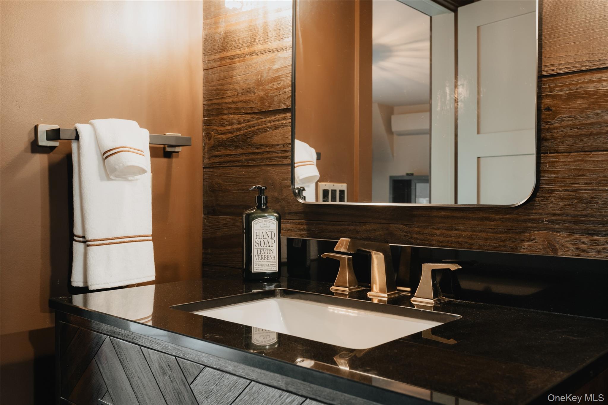 521 Perry Road, Swan Lake, NY 12720