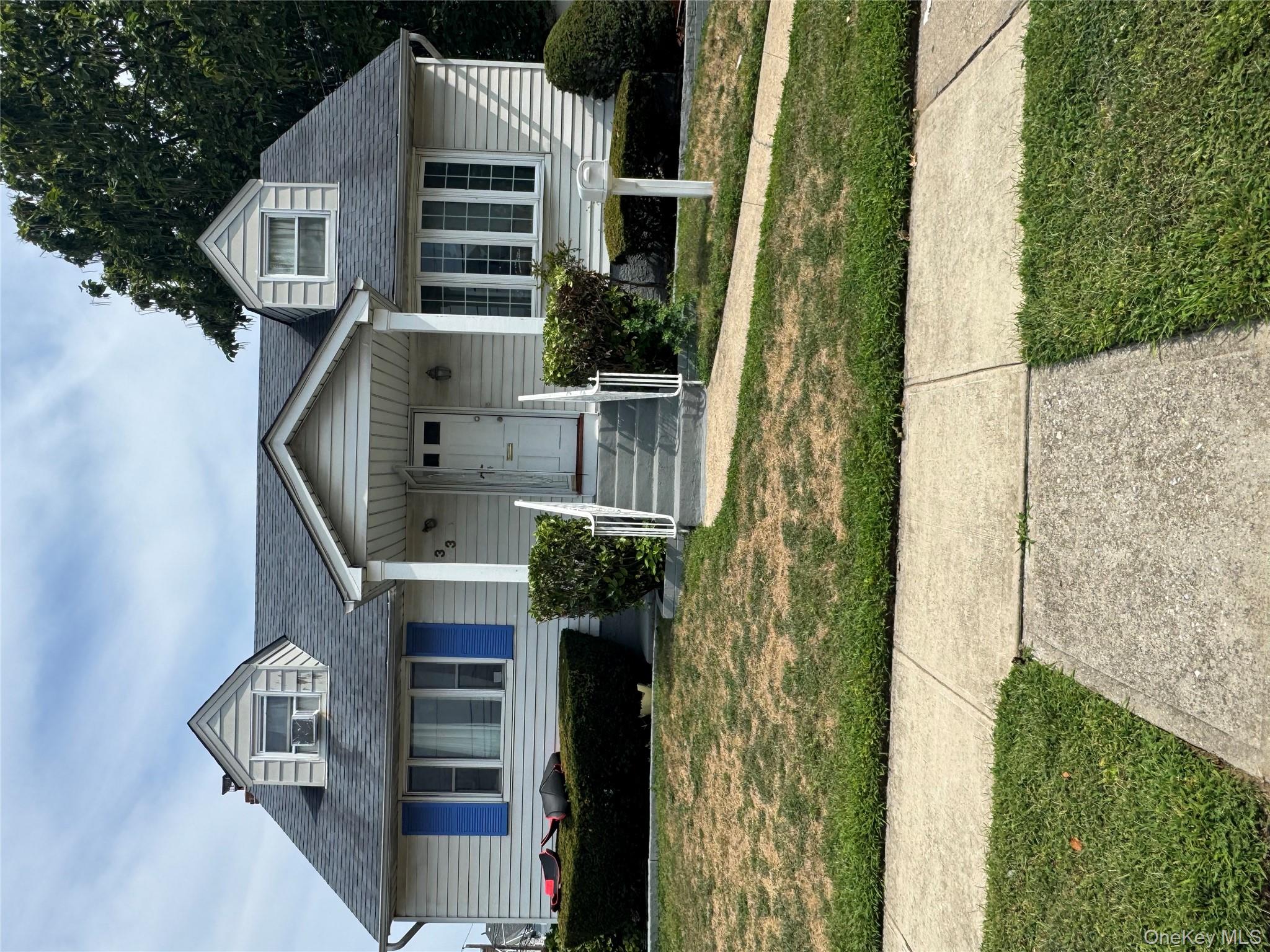 33 N Montgomery Street, Valley Stream, NY 11580
