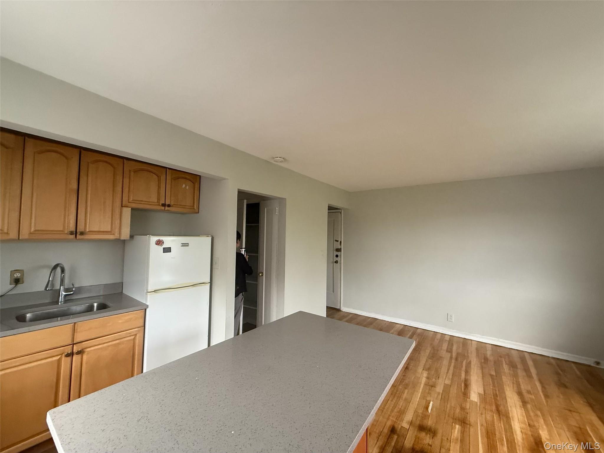 46-41 215th St # 3A, Bayside, NY 11361