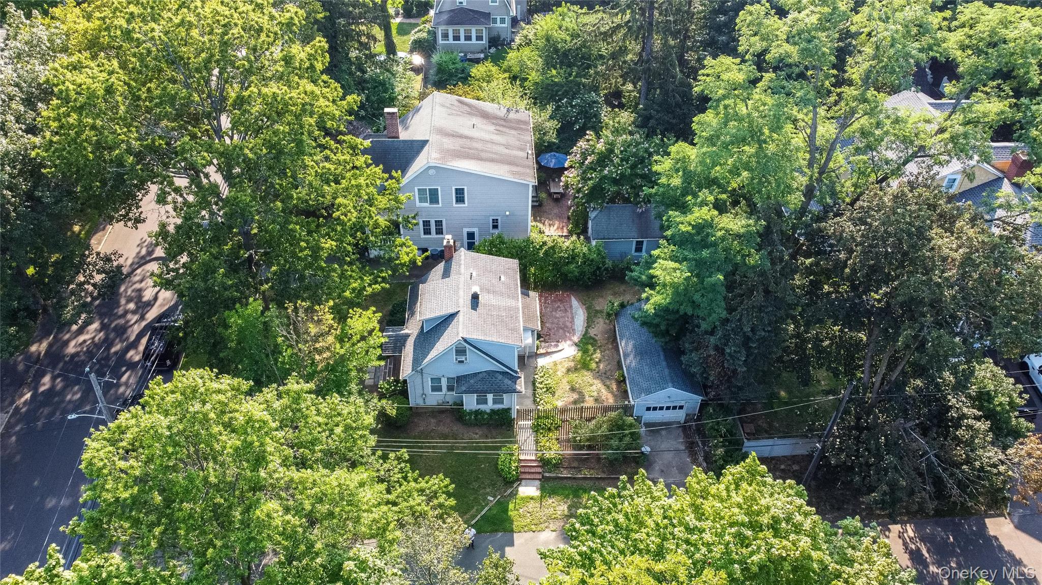 24 8th Avenue, Sea Cliff, NY 11579