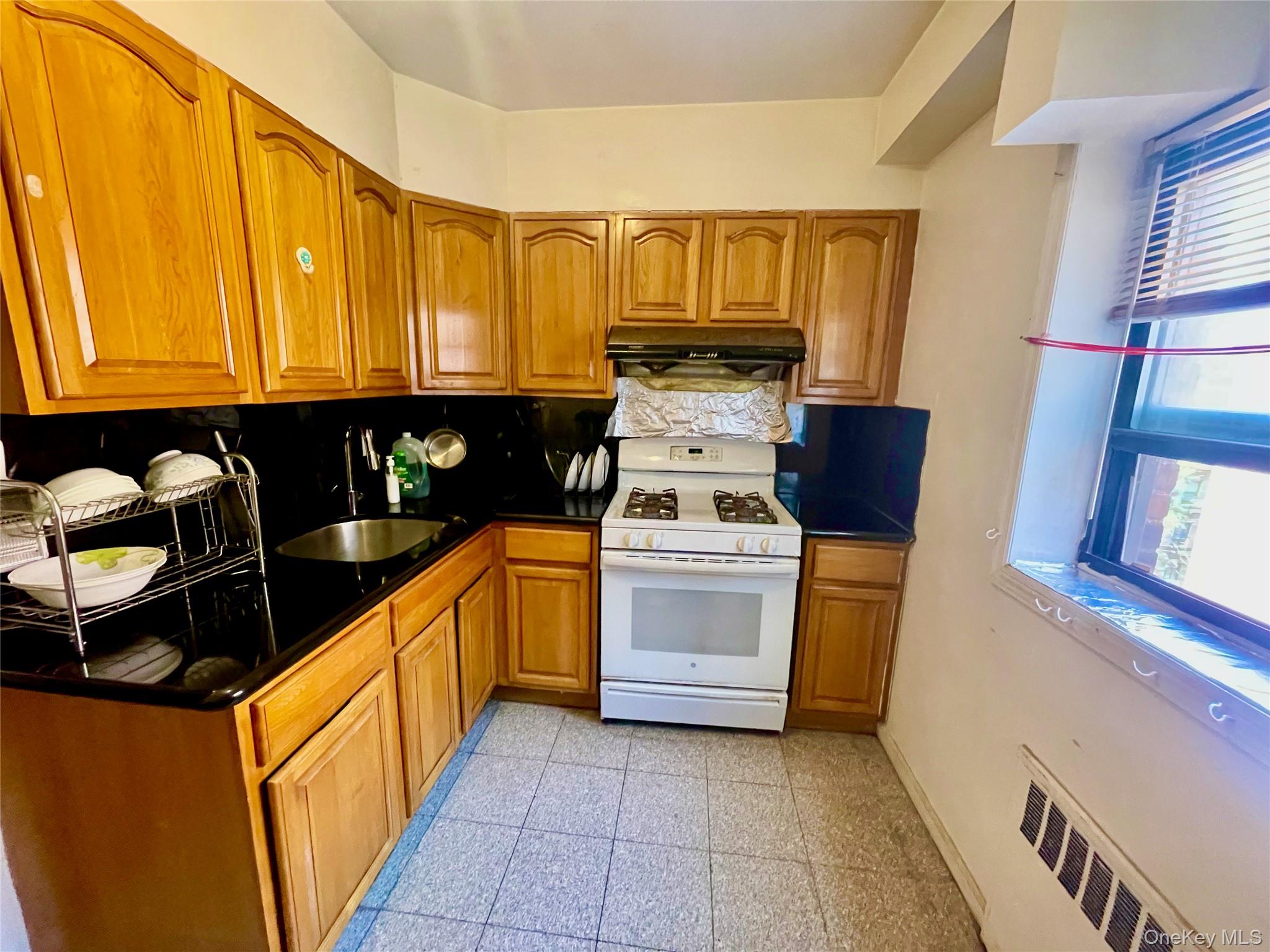 4425 Macnish Street # 5B, Elmhurst, NY 11373