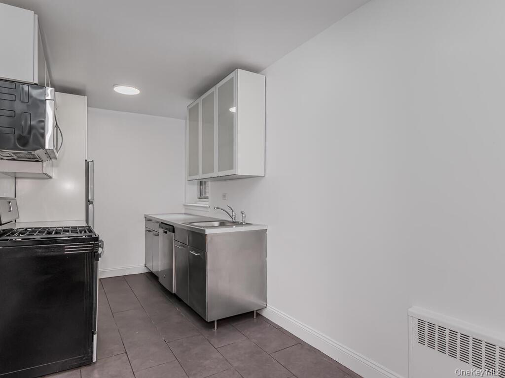 2104 Holland Avenue # 4H, Bronx, NY 10462