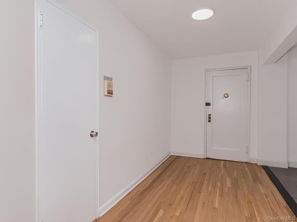 2104 Holland Avenue # 4H, Bronx, NY 10462