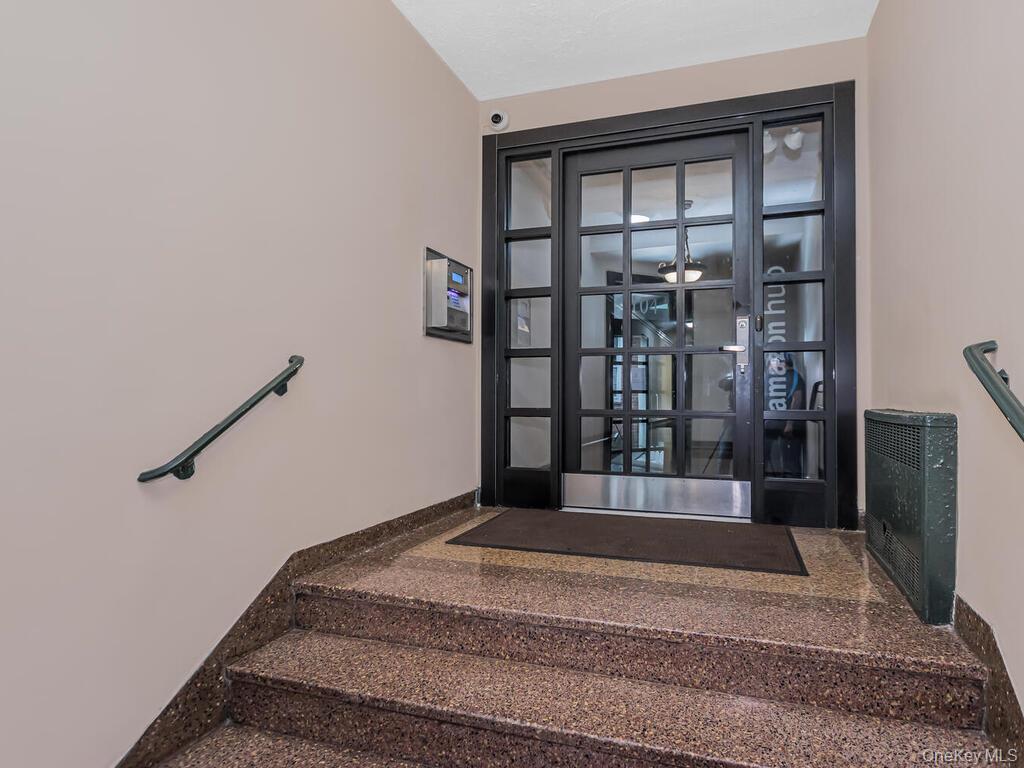 2104 Holland Avenue # 4H, Bronx, NY 10462