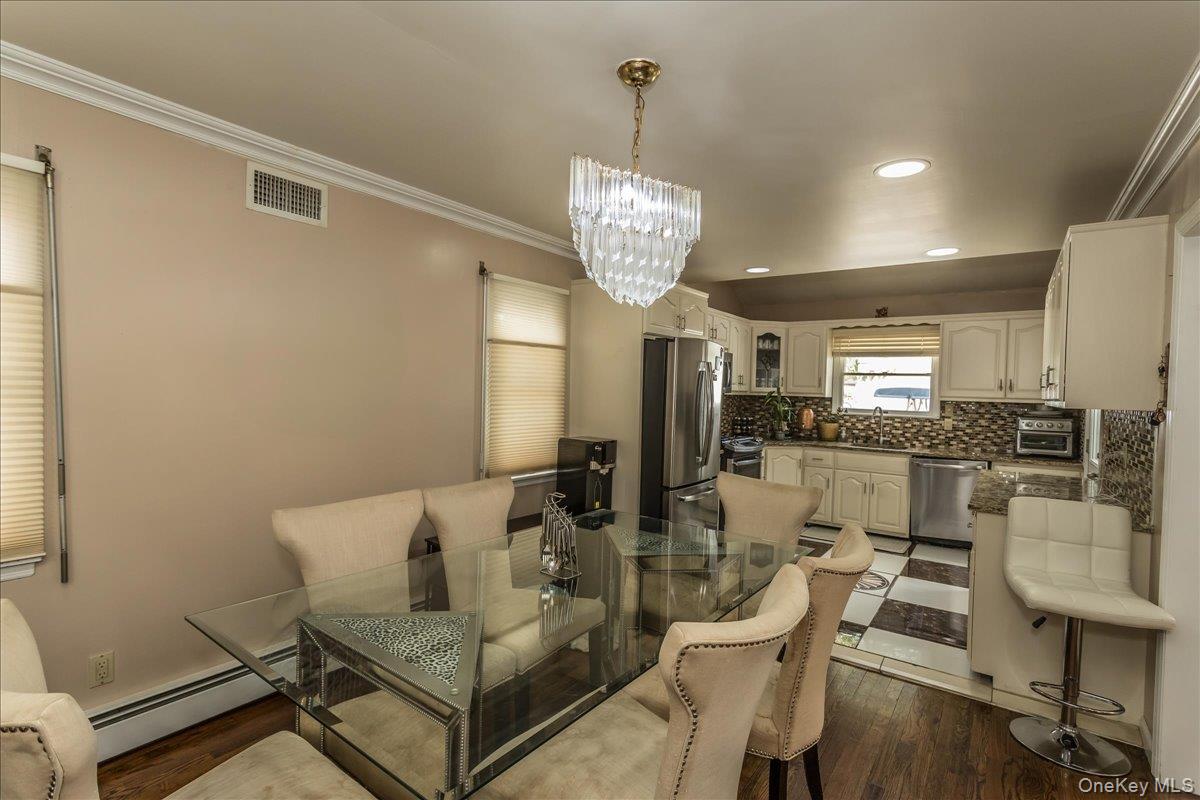 102 Vale Court, New Hyde Park, NY 11040