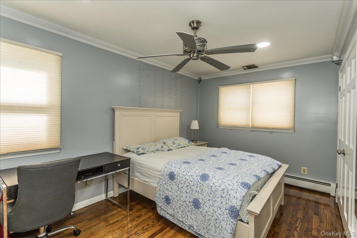 102 Vale Court, New Hyde Park, NY 11040