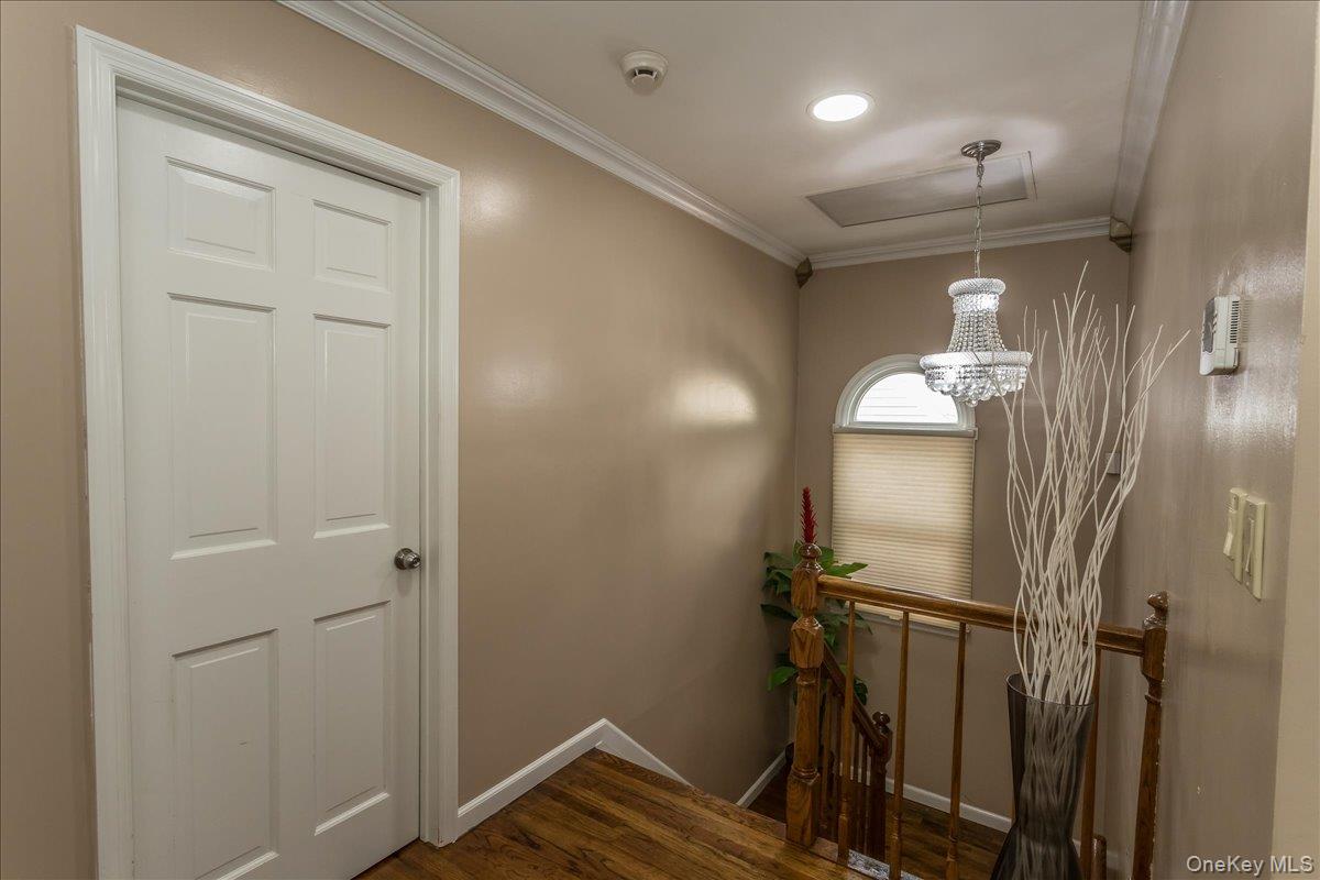 102 Vale Court, New Hyde Park, NY 11040