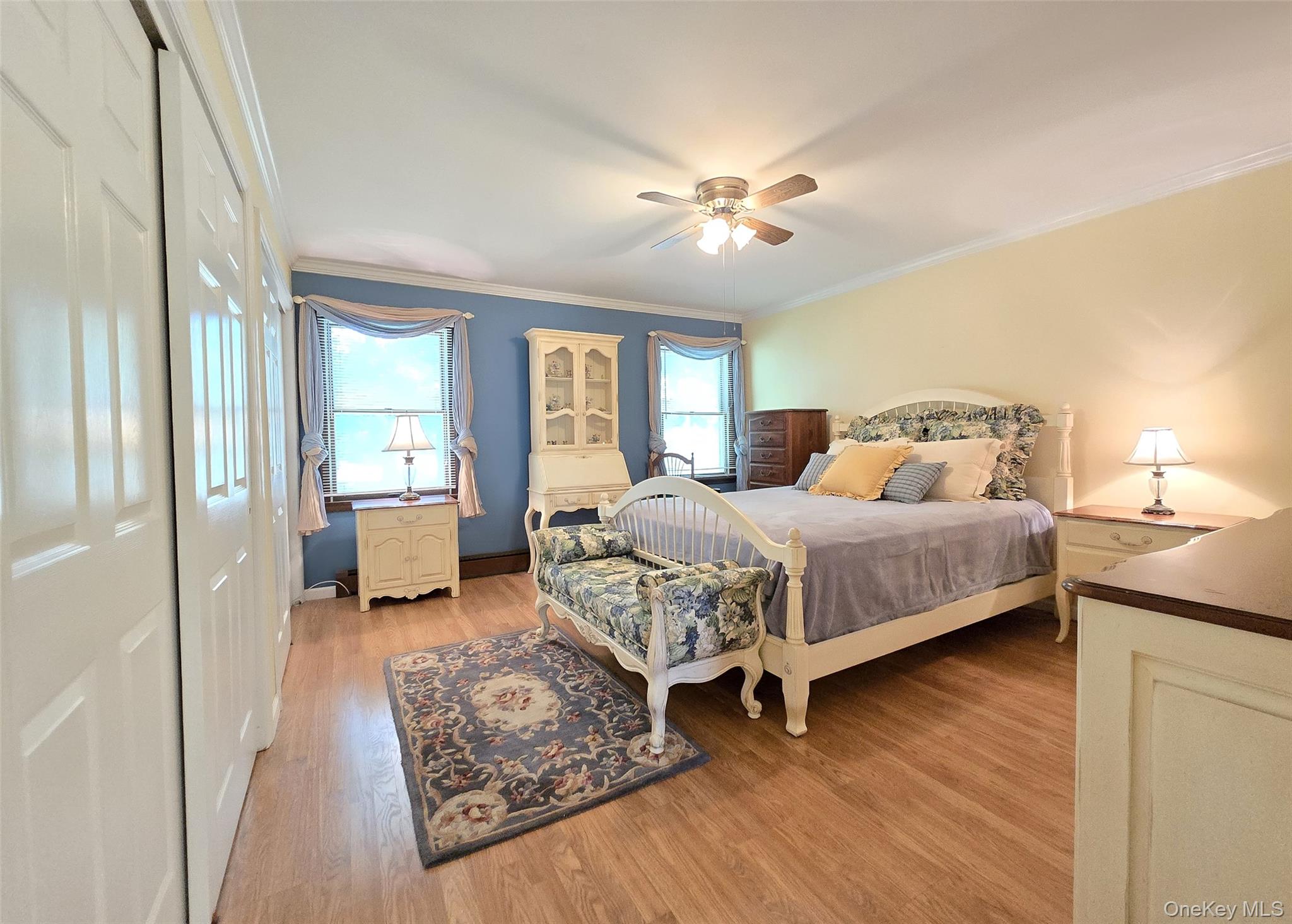 89 Live Oak Drive, Holbrook, NY 11741