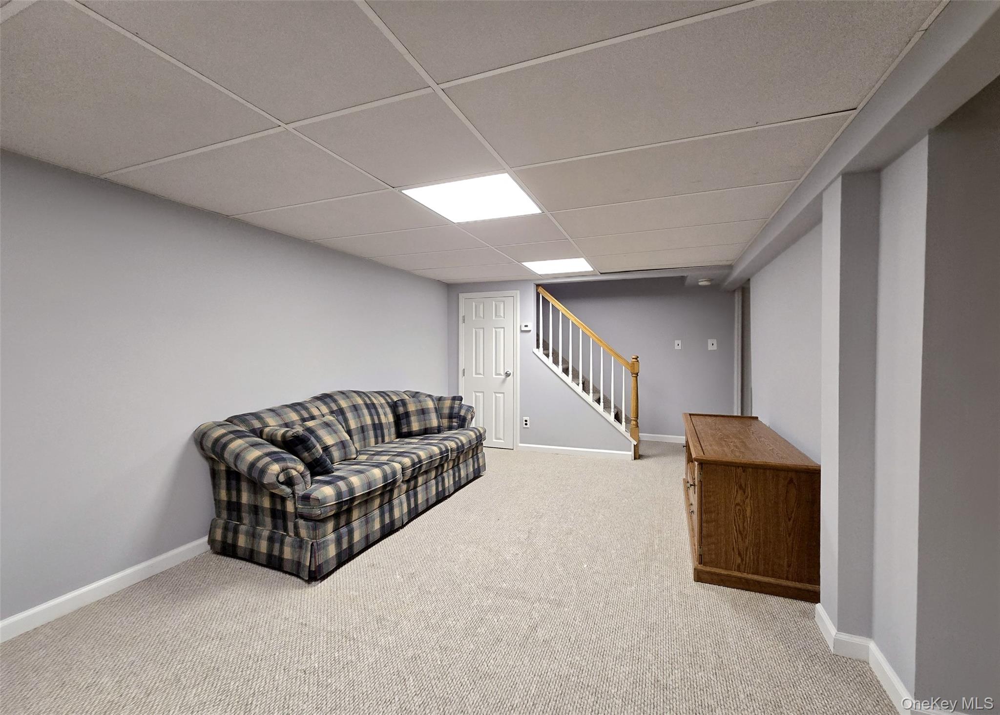 89 Live Oak Drive, Holbrook, NY 11741