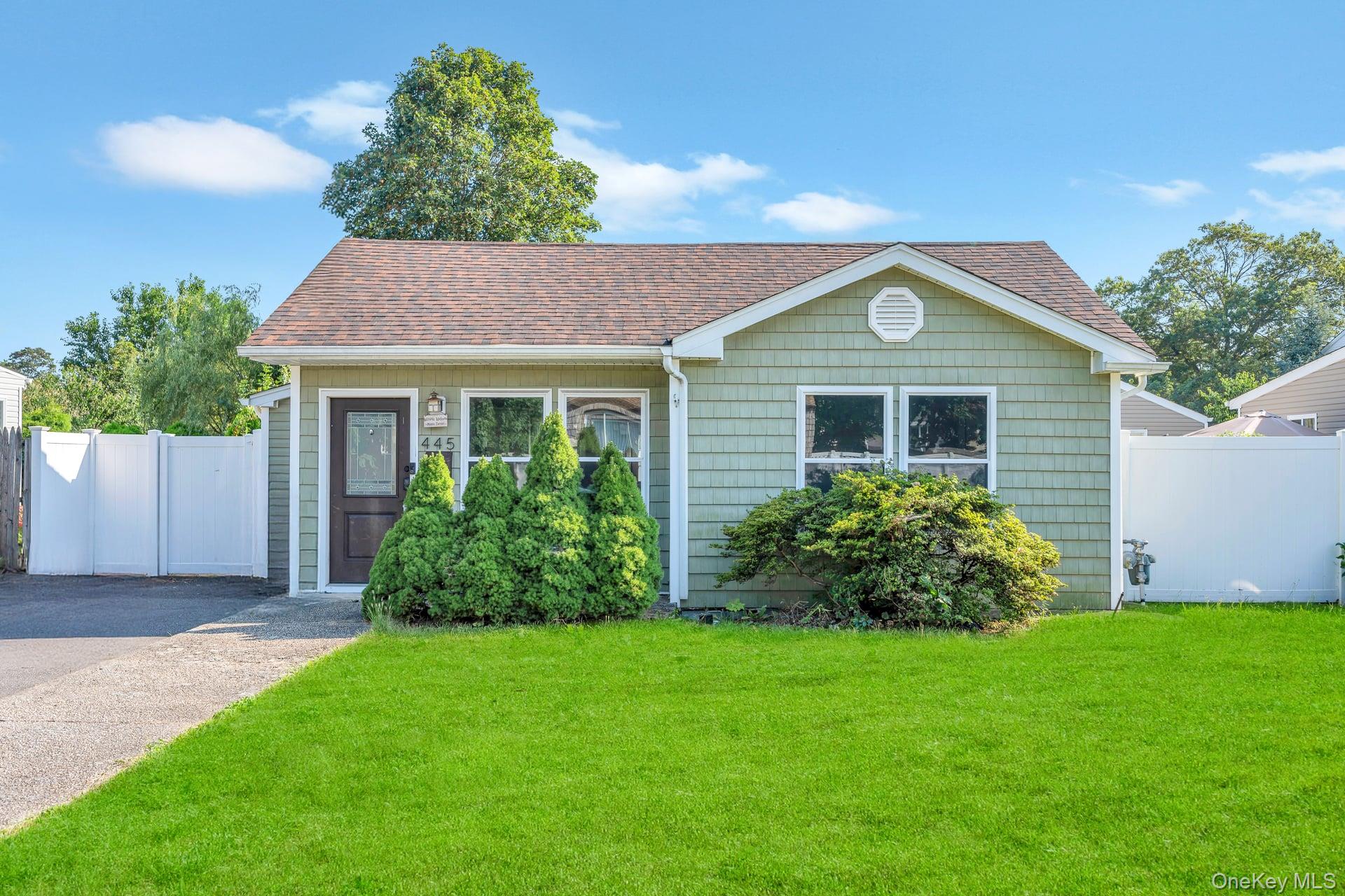 445 48th Street, Lindenhurst, NY 11757