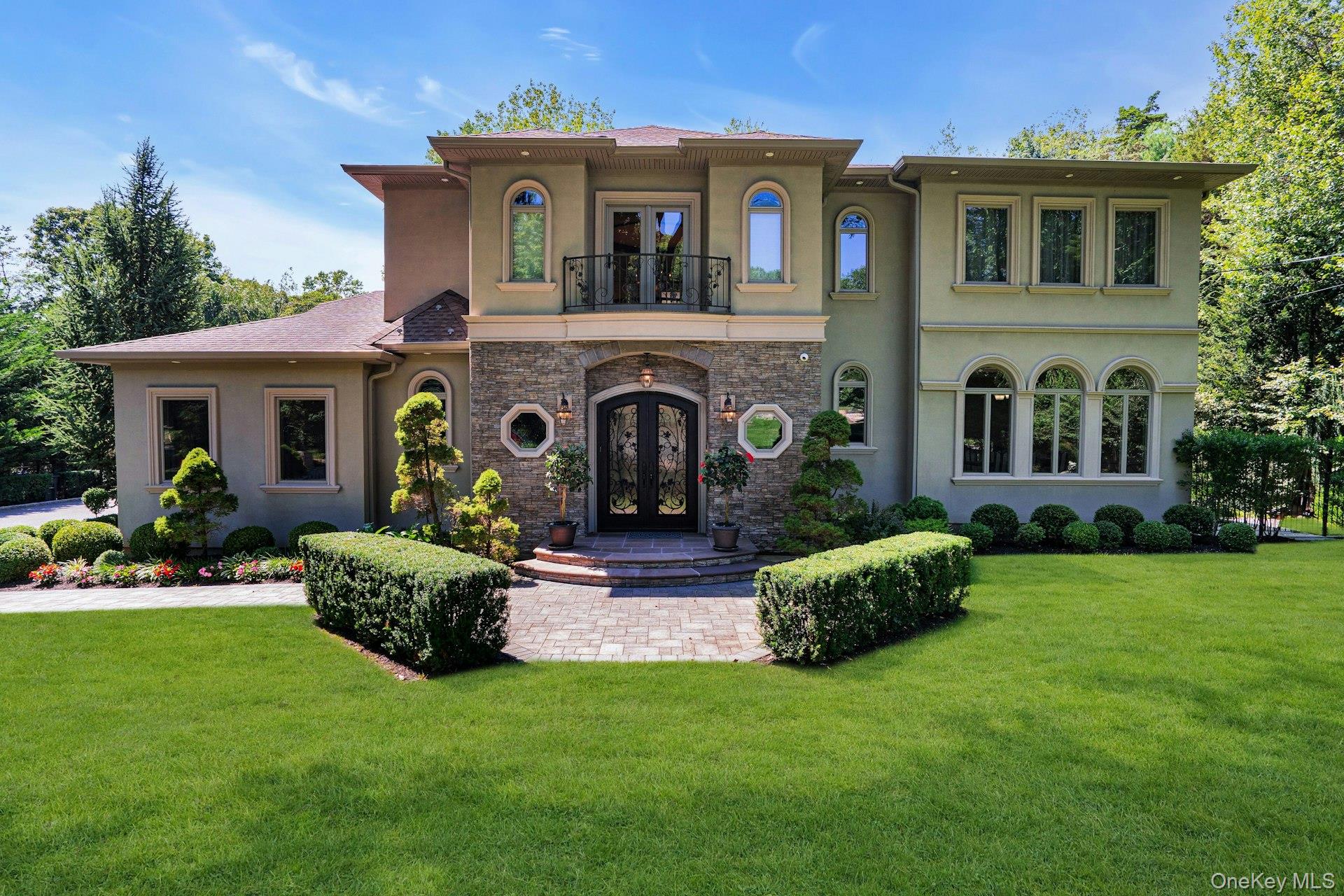 12 Redwood Drive, Dix Hills, NY 11746
