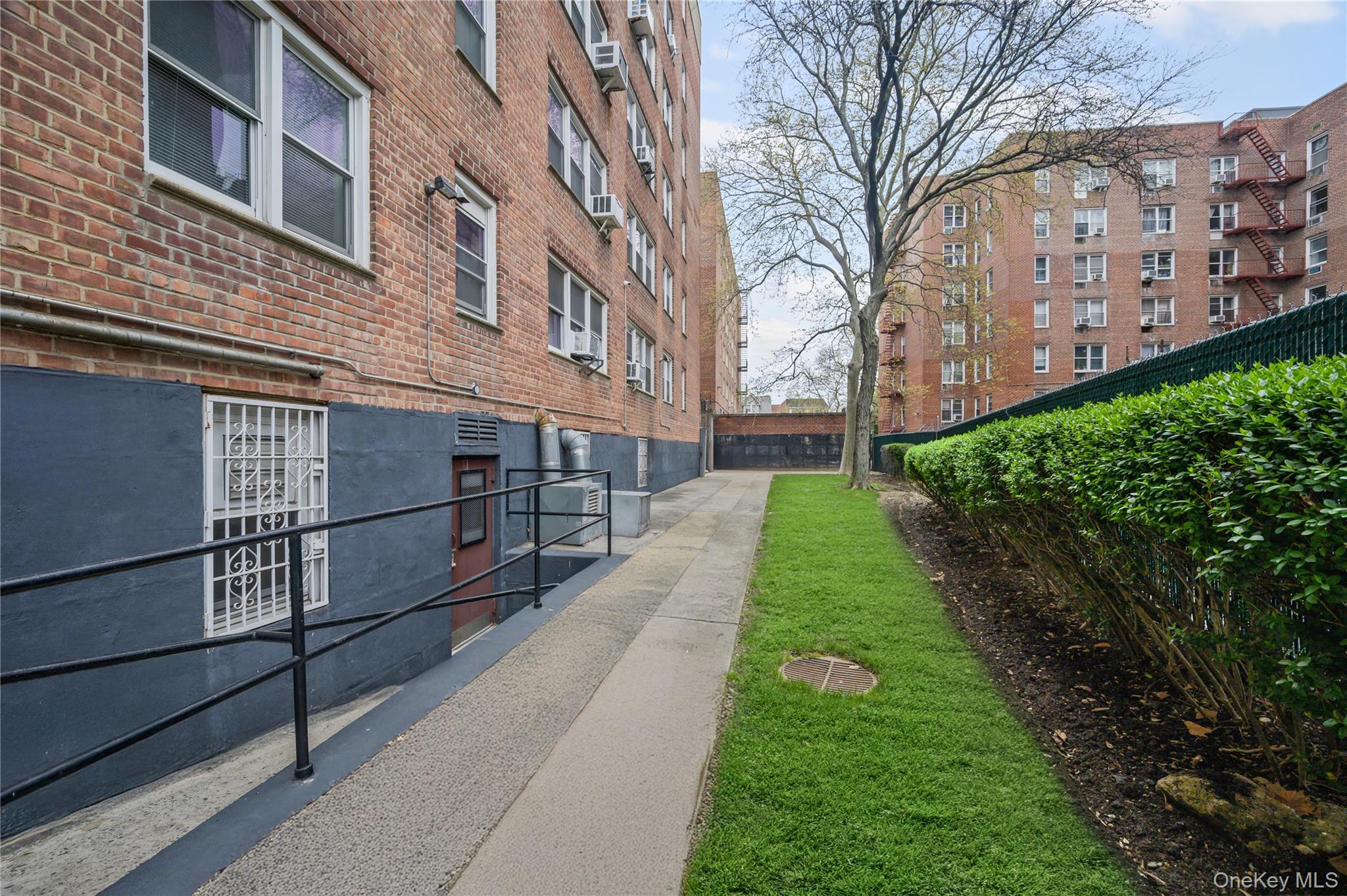 9231 57th Avenue # 1E, Elmhurst, NY 11373