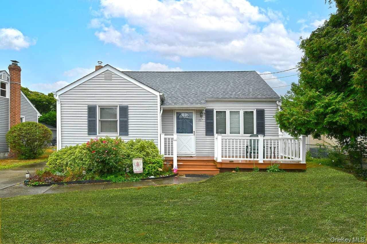 767 Keith Lane, West Islip, NY 11705