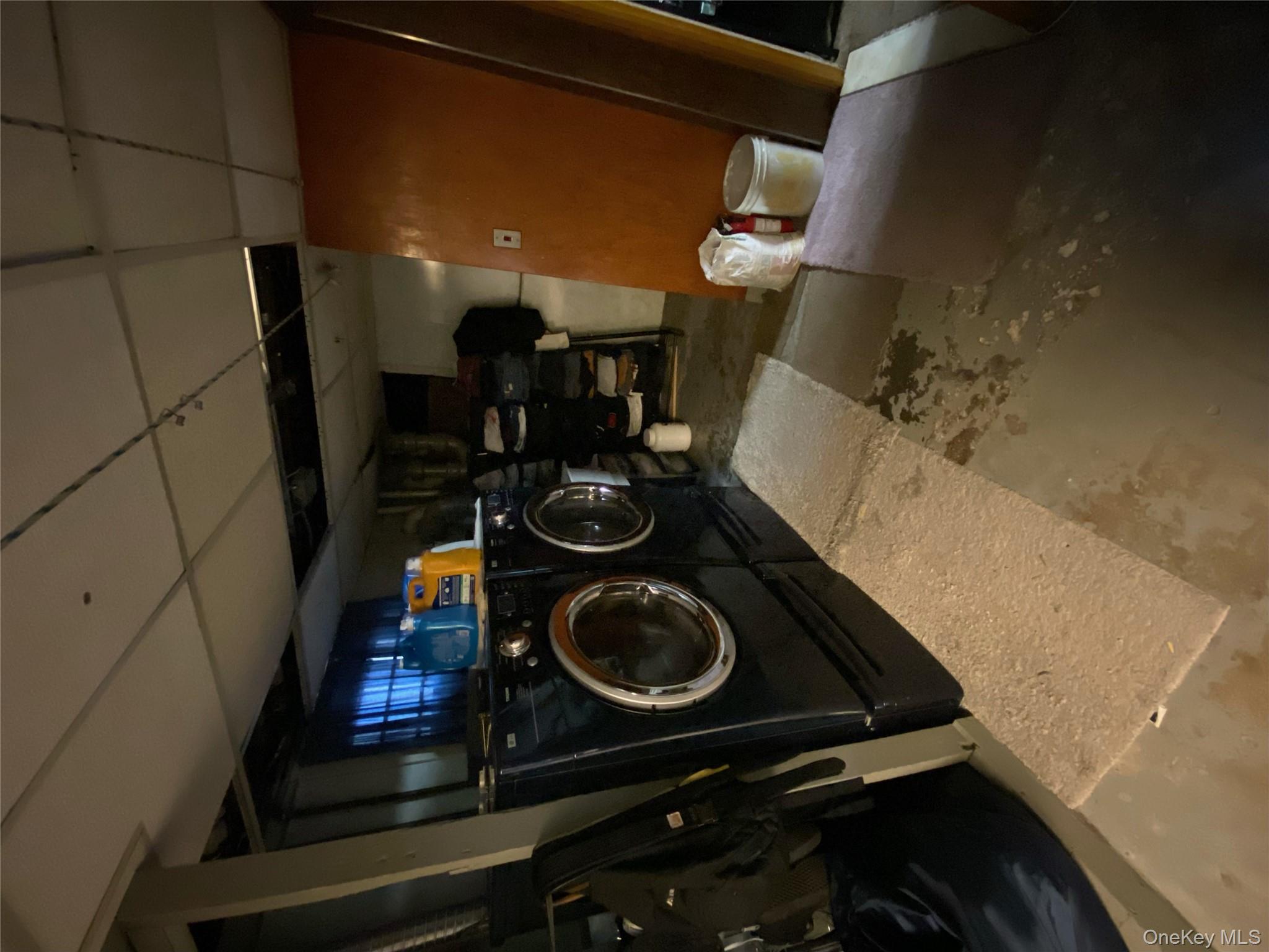 939 College Place, College Point, NY 11356