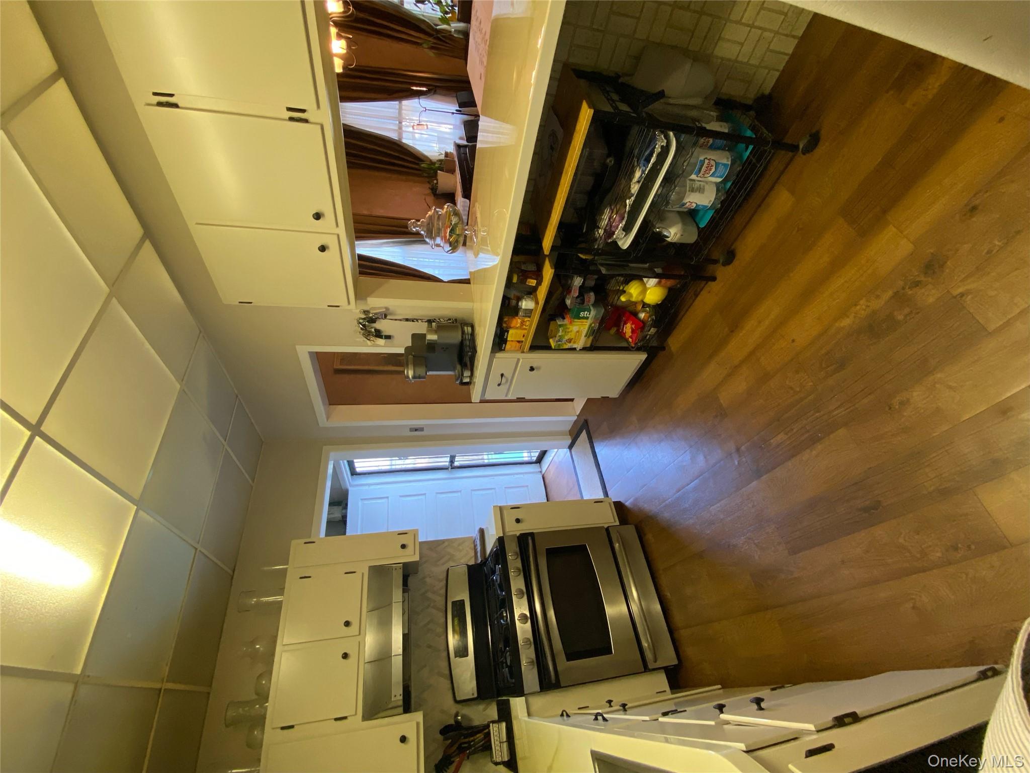 939 College Place, College Point, NY 11356