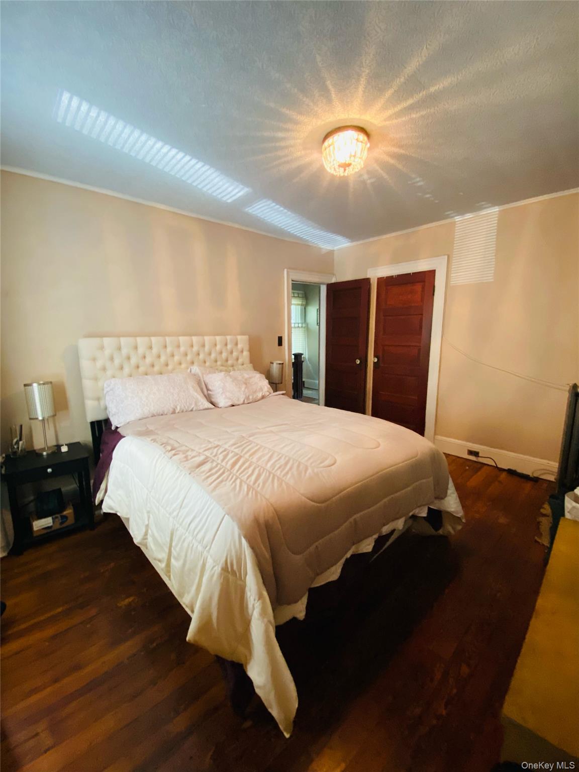 939 College Place, College Point, NY 11356