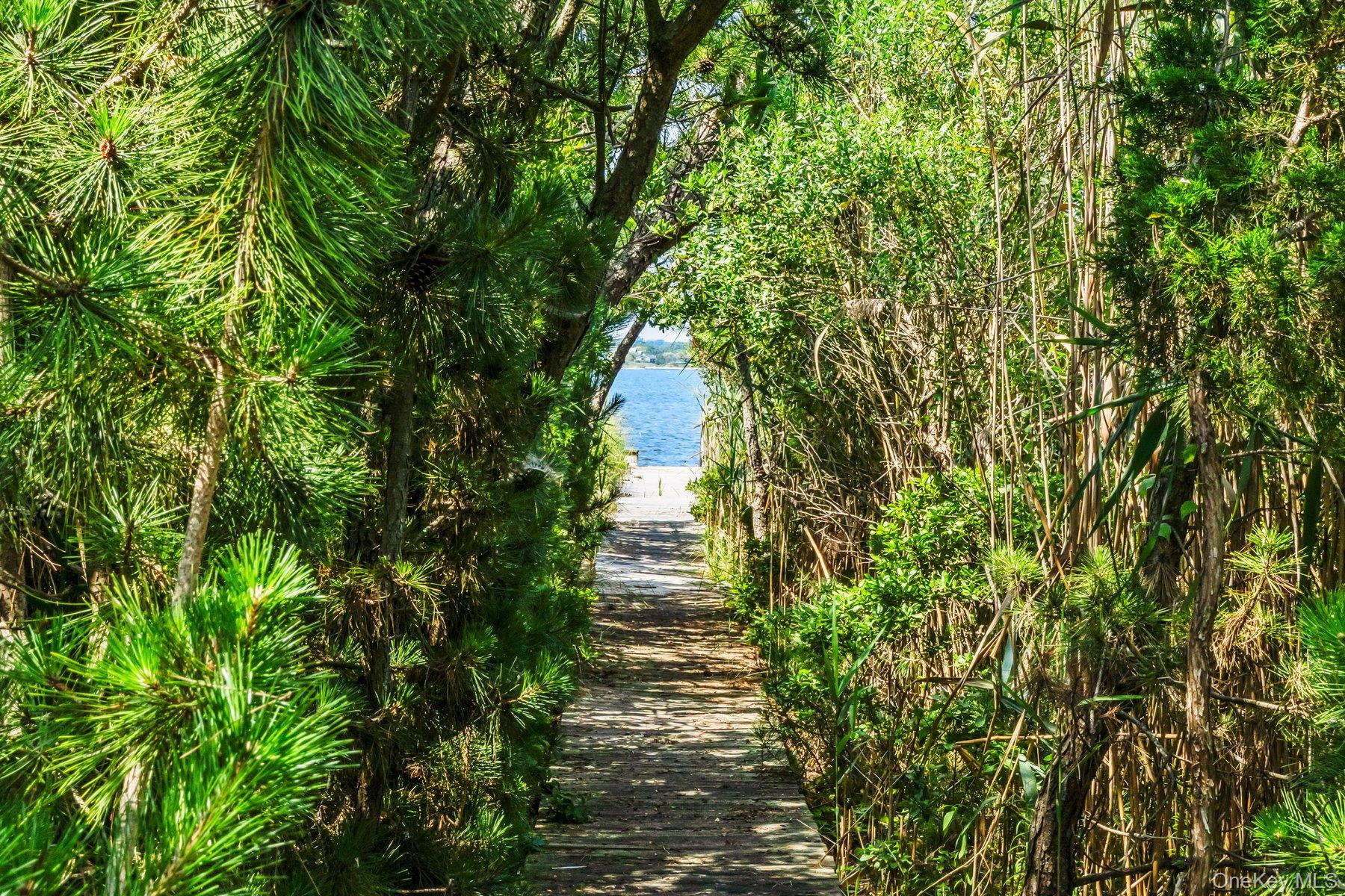 617 Dune Road, Westhampton, NY 11977