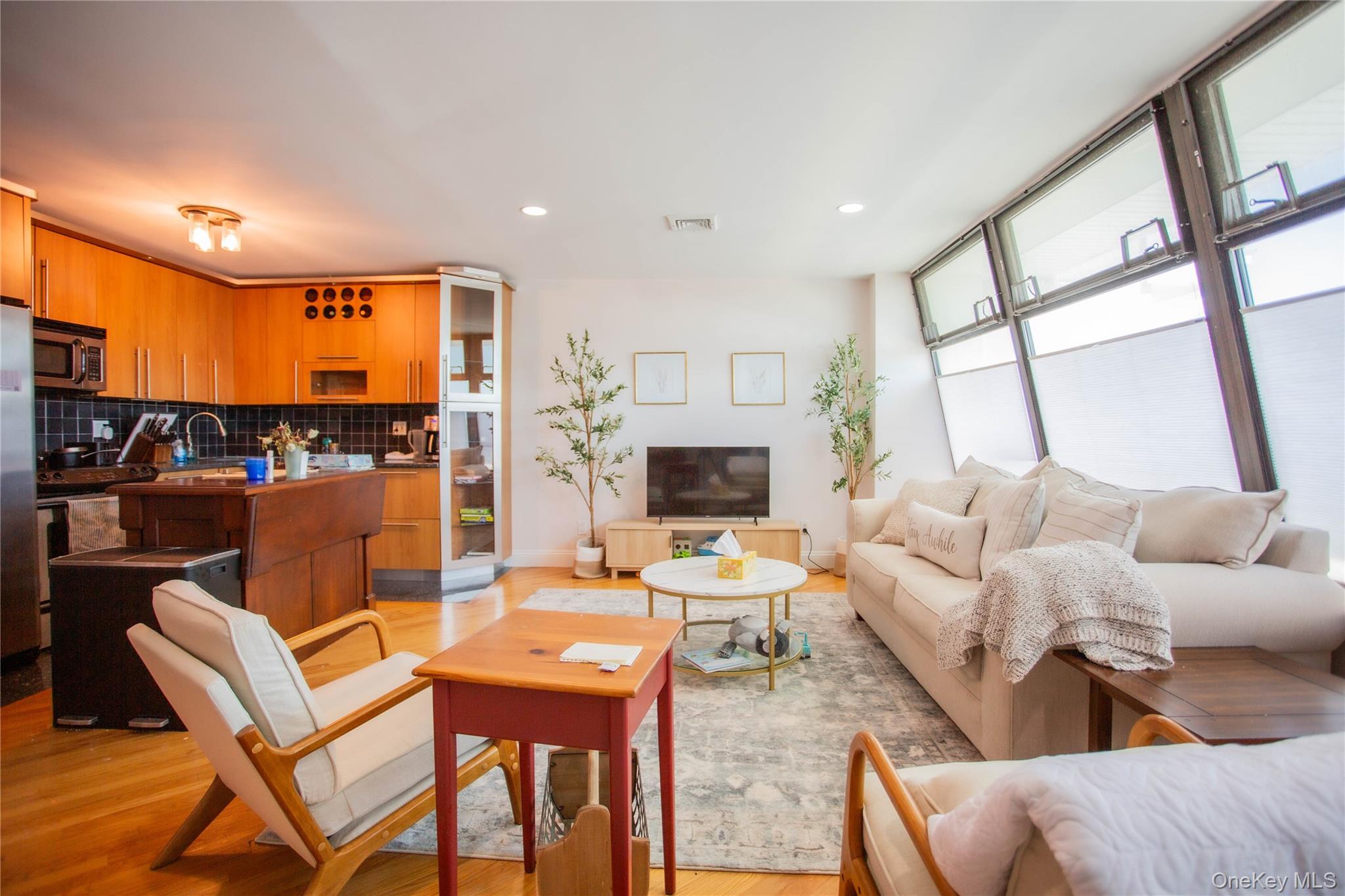 521 W Broadway # B, Long Beach, NY 11561