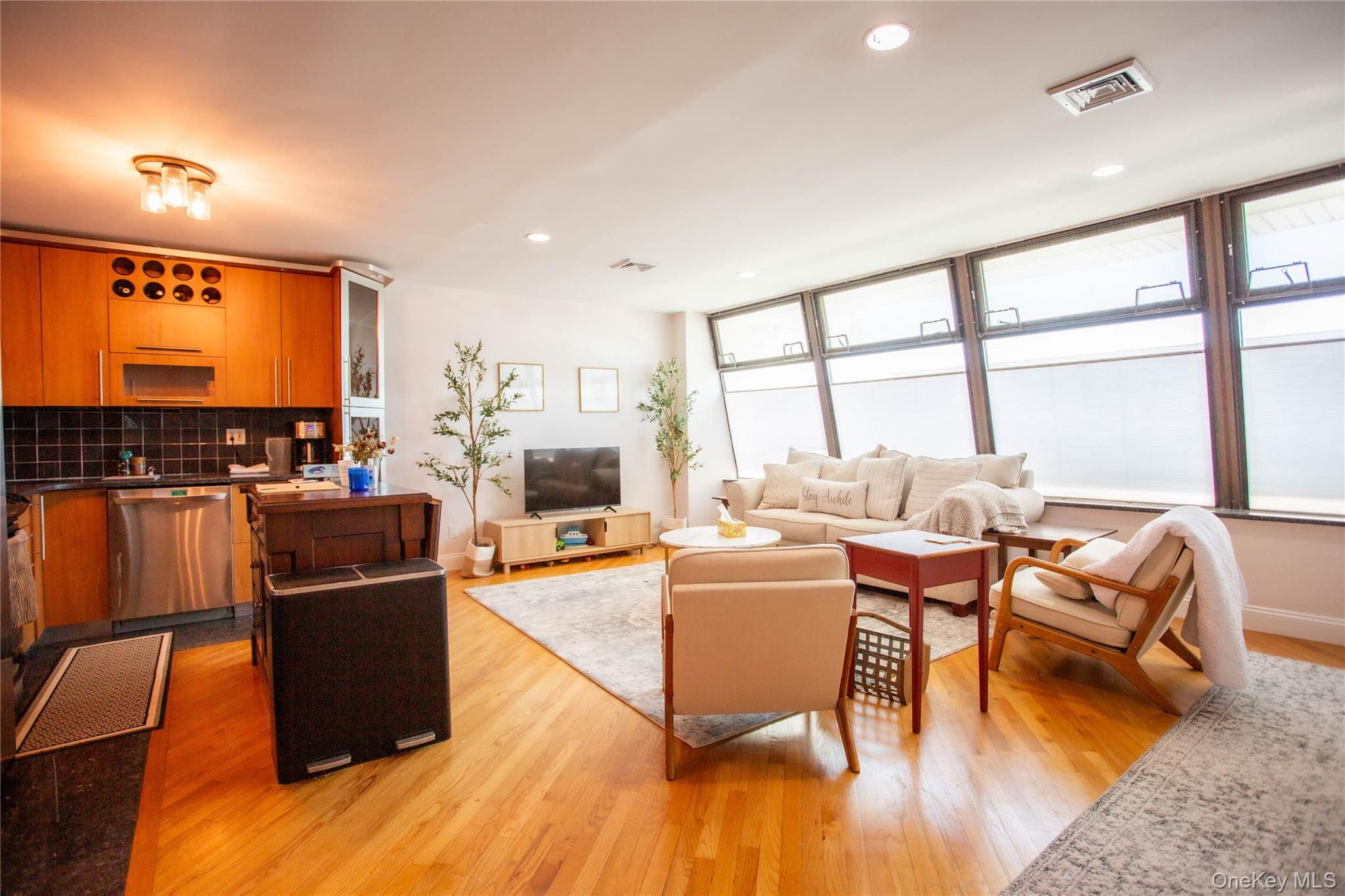 521 W Broadway # B, Long Beach, NY 11561