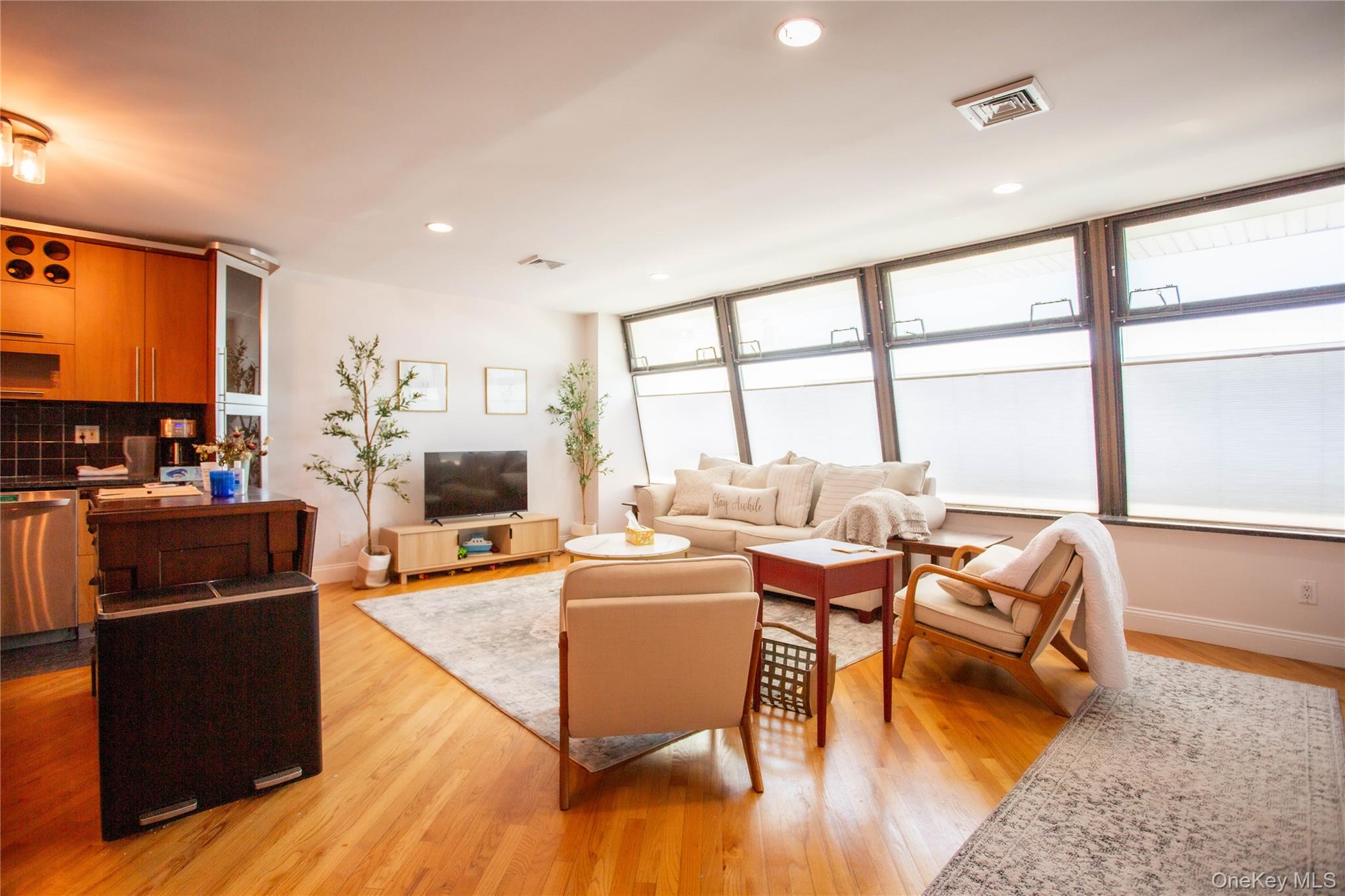 521 W Broadway # B, Long Beach, NY 11561